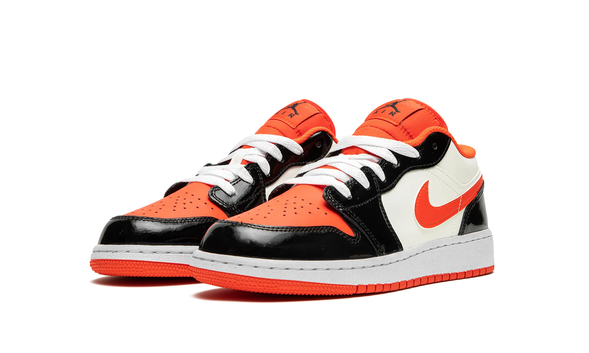 Air Jordan 1 Low GS "Halloween 2023" All Around Wear Supportive grip