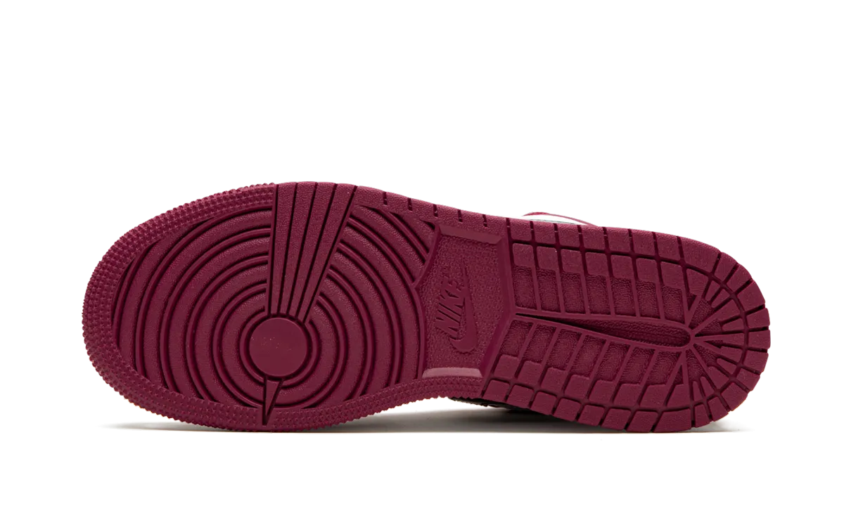 Walk Commute Multi Look Air Jordan 1 Low GS "Noble Red"