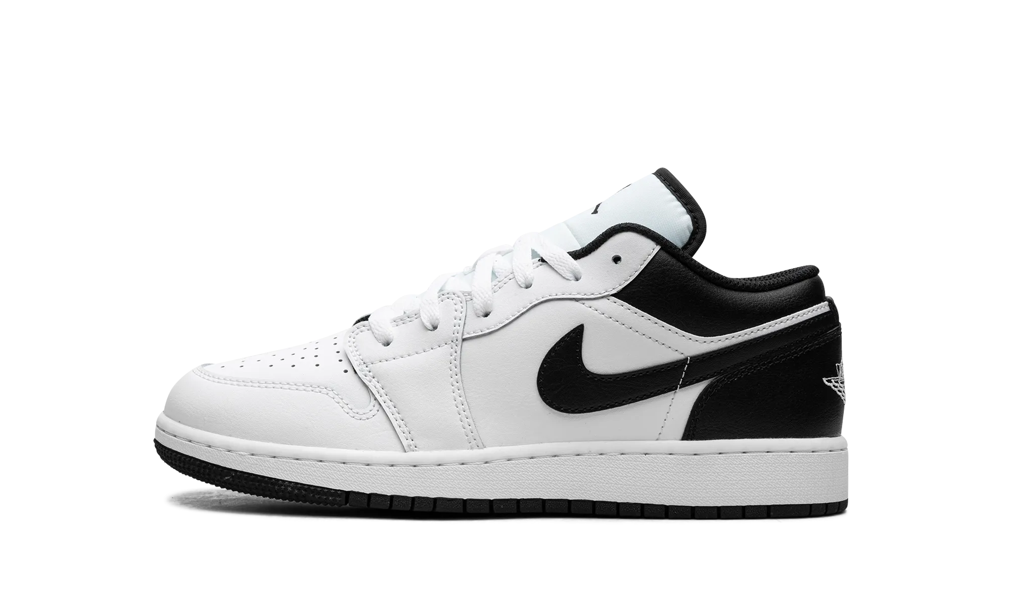 Air Jordan 1 Low GS "WHITE BLACK" Travel Day
