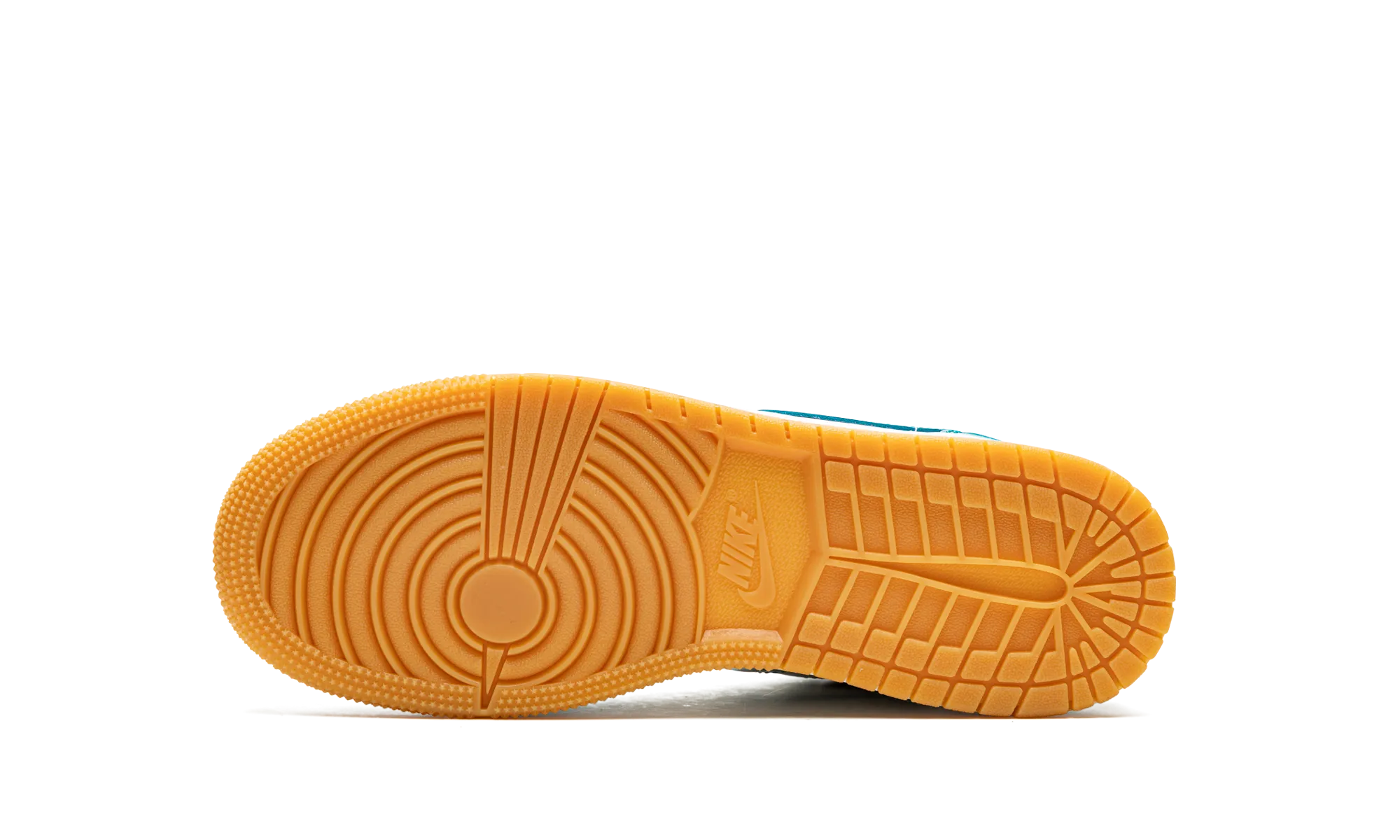 Refined fit Airflow Circulation Channels Air Jordan 1 Low SE GS "Barcelona"