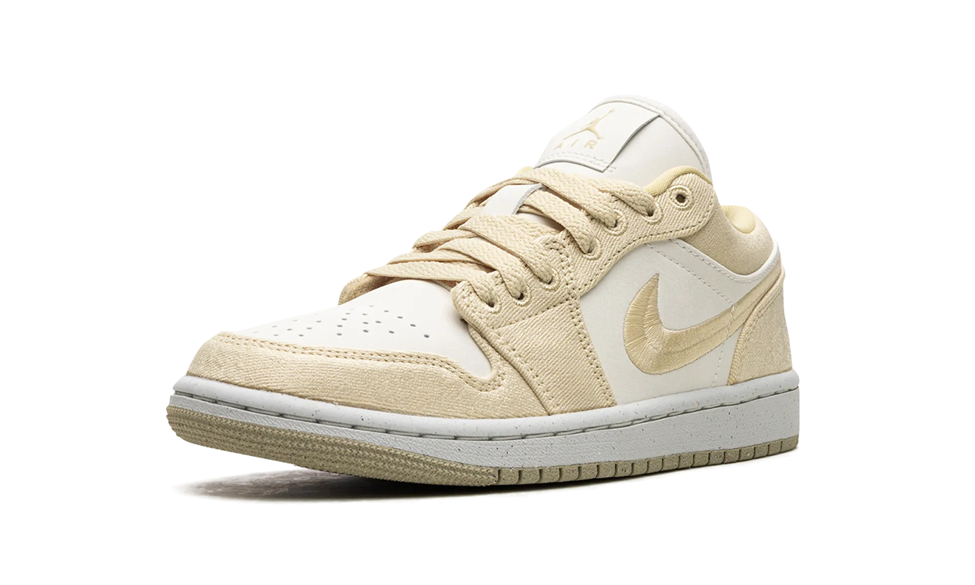 Ultra Cushioned Heel Tailored grip Air Jordan 1 Low WMNS "Team Gold / Sail"