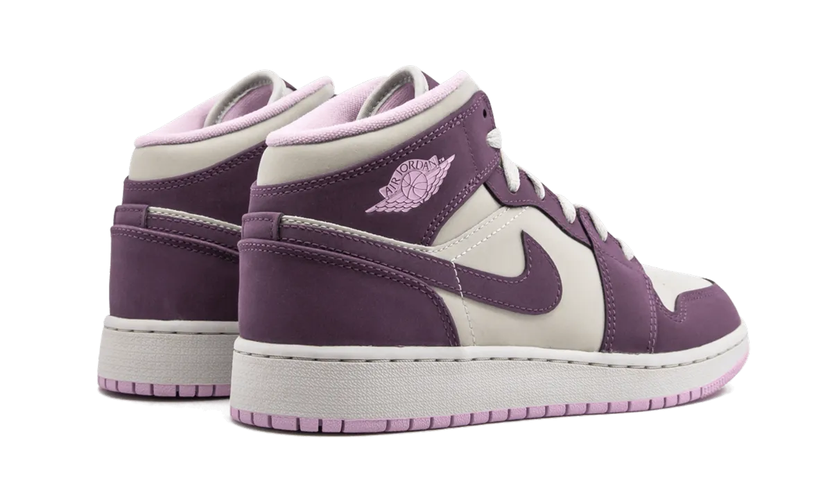 Lace Up Air Jordan 1 Mid GS