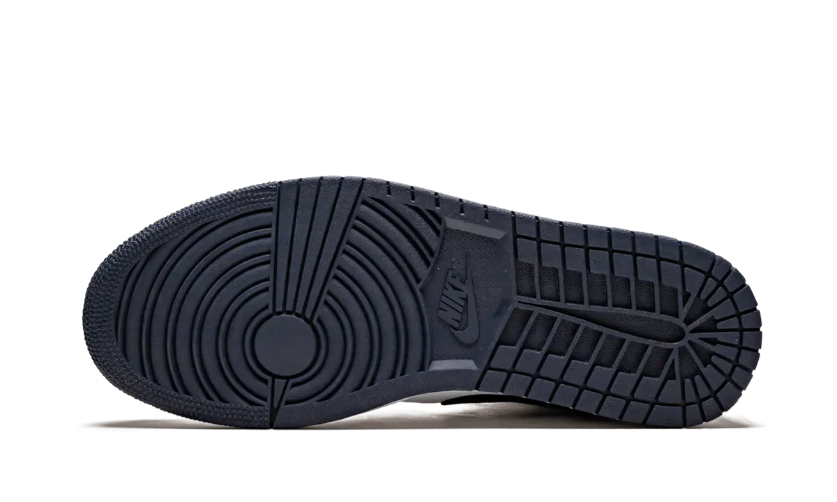 Sport Vibe Air Jordan 1 Mid "Obsidian"