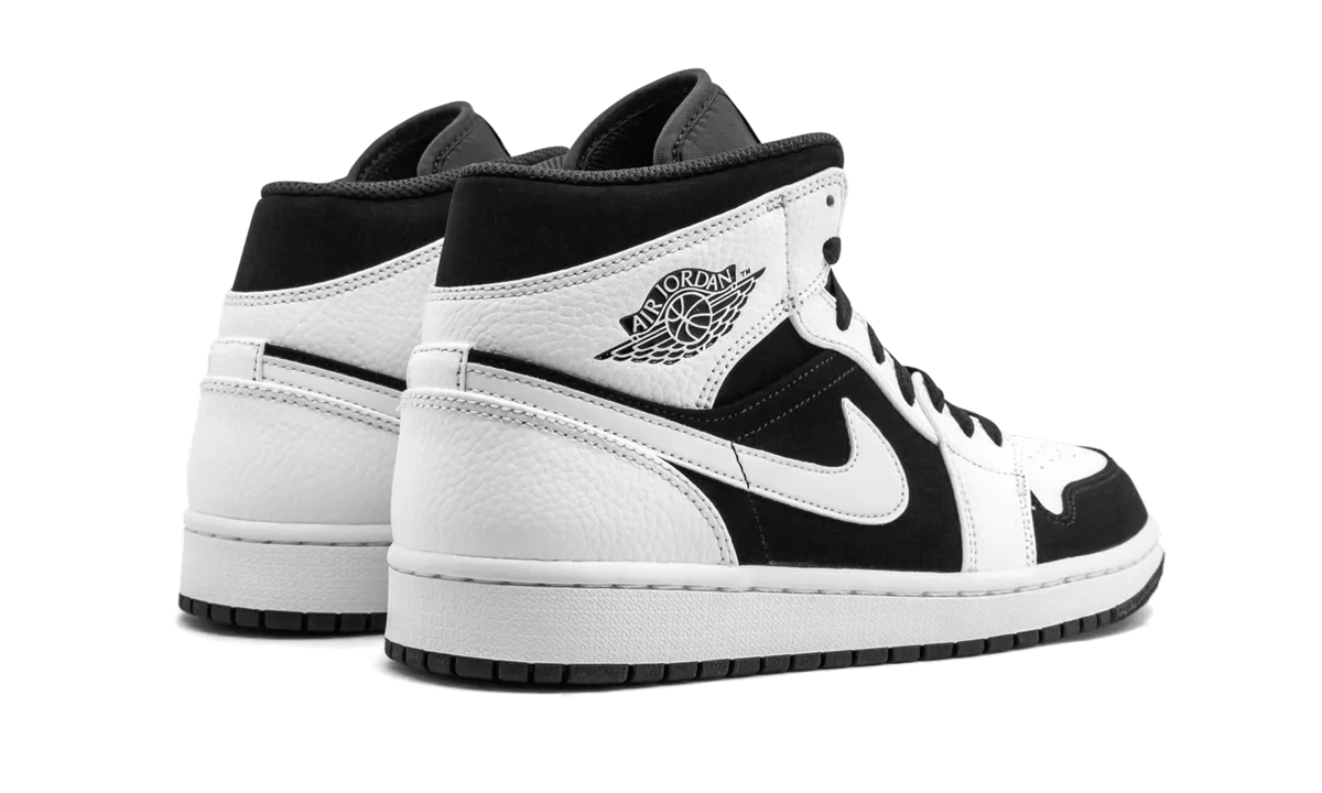 Air Jordan 1 Mid "Tuxedo" Training Style SlipResistant