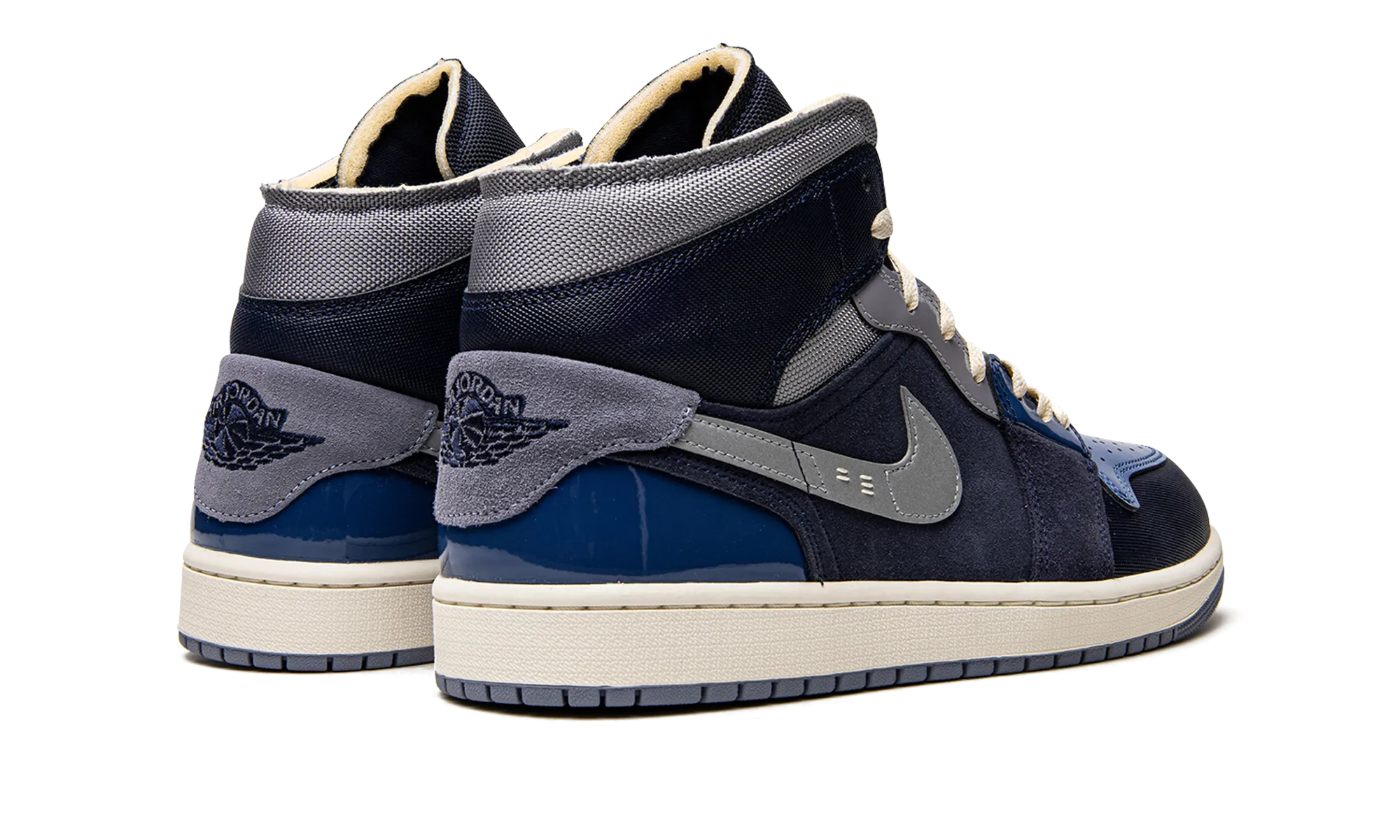 Non Marking Tread Walking Air Jordan 1 Mid SE Craft "Obsidian"
