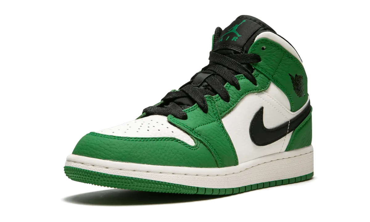 Air Jordan 1 Mid SE GS Classic Wear Stylish Option