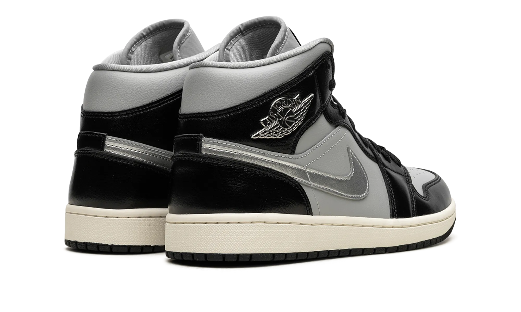 AIR JORDAN 1 MID SE WMNS "Black Chrome" Fast Outing Ergonomic Last