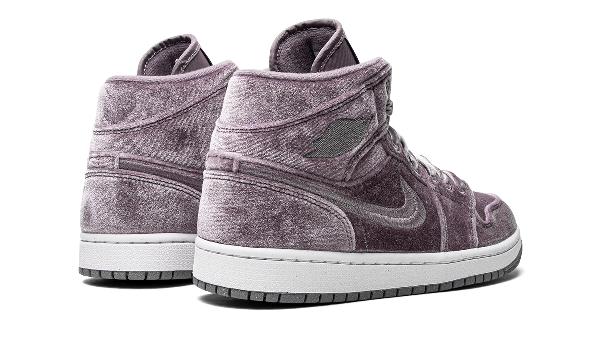 High Performance Grip Enhancing Pattern AIR JORDAN 1 MID SE WMNS "Purple Velvet"