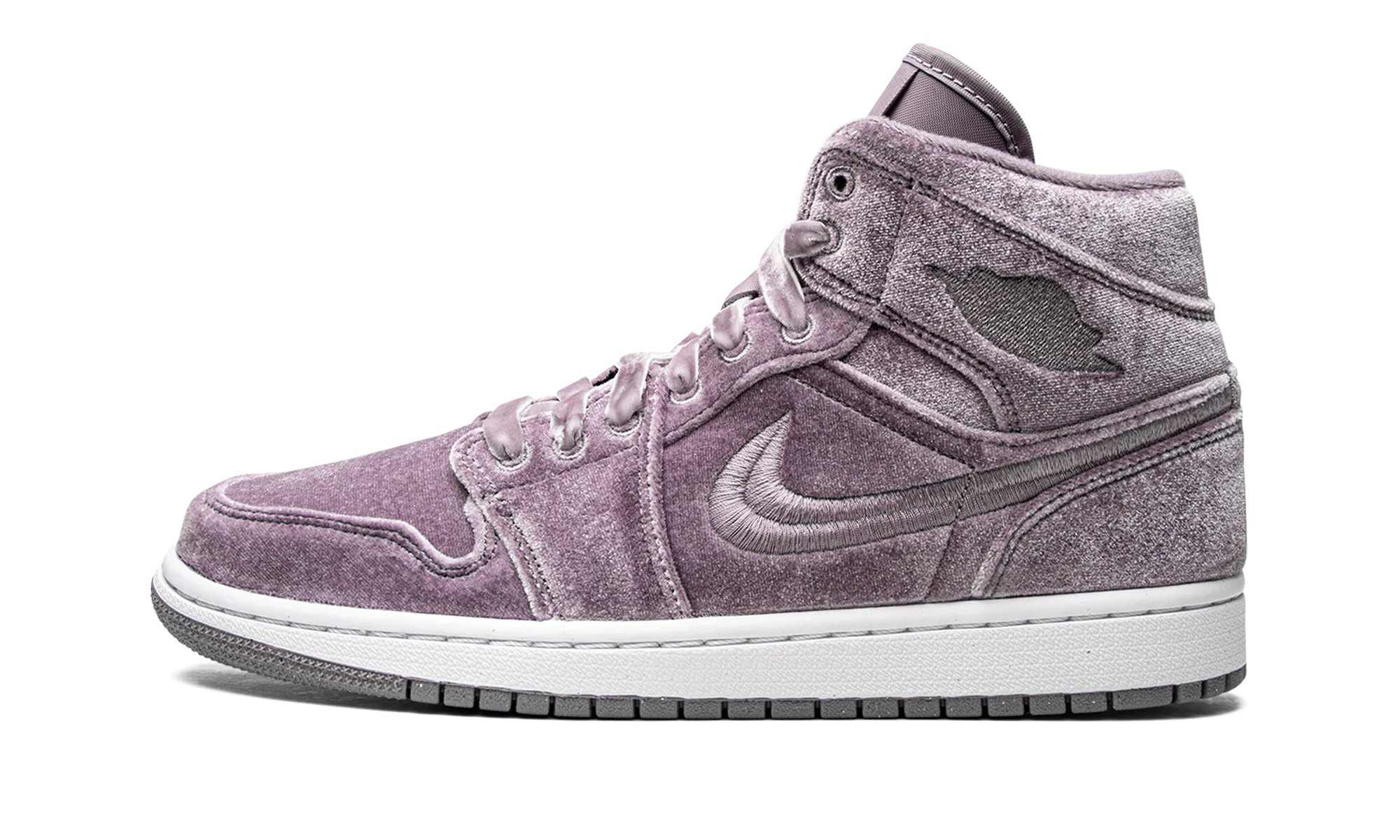 Supportive grip AIR JORDAN 1 MID SE WMNS "Purple Velvet"