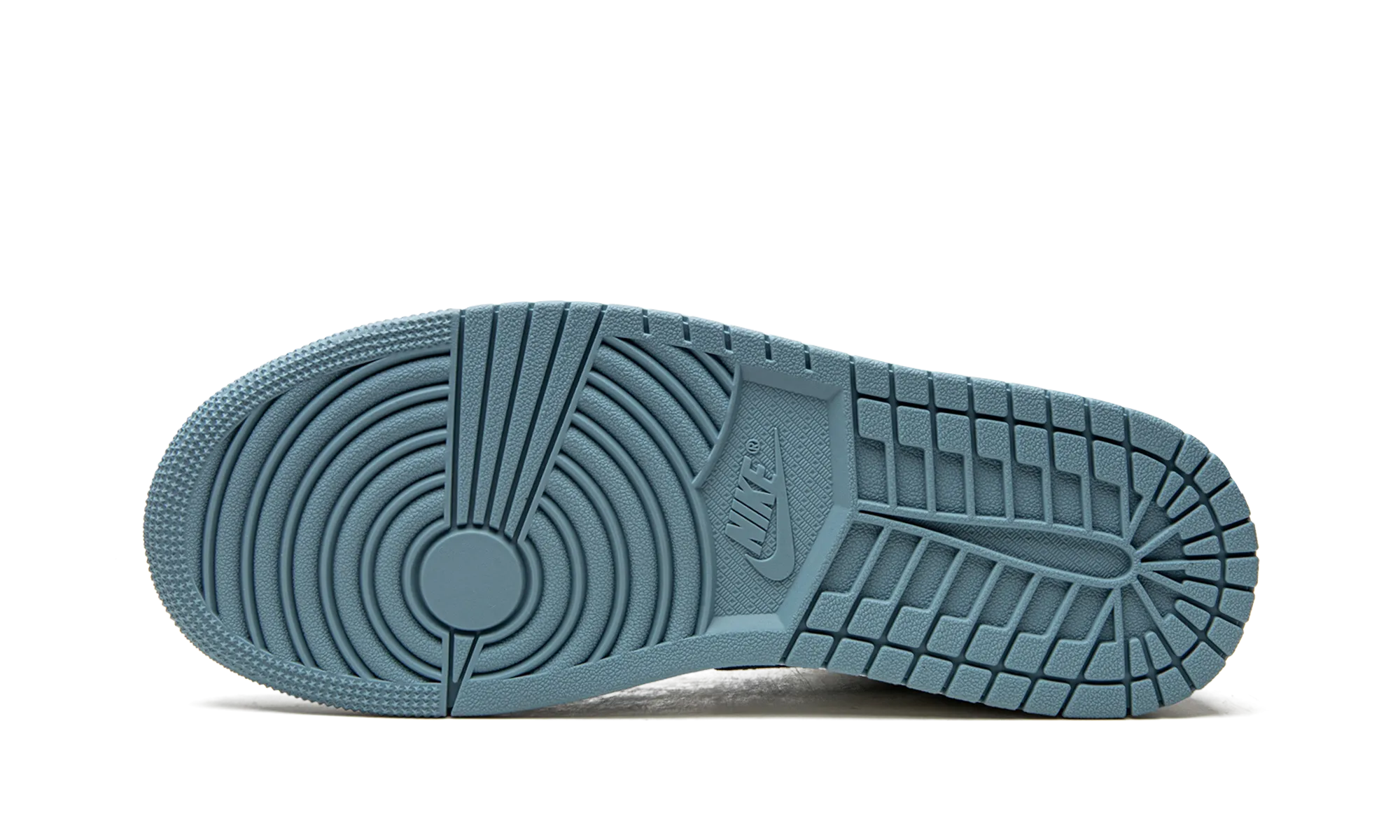 AIR JORDAN 1 MID WMNS "UNC" Structured silhouette Outdoor Adventure