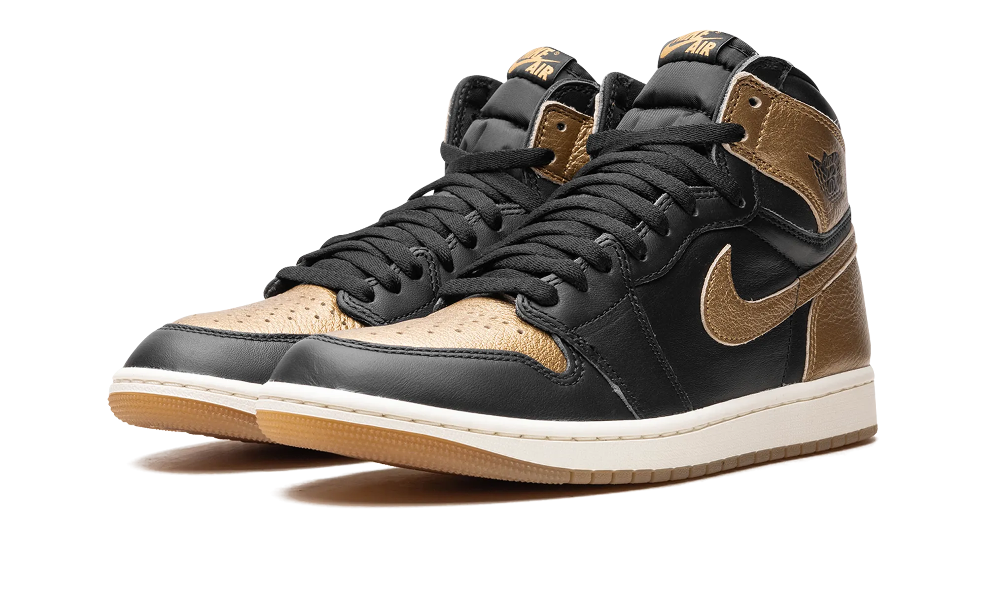 Air Jordan 1 "Metallic Gold" High Top Look Footbed Contouring