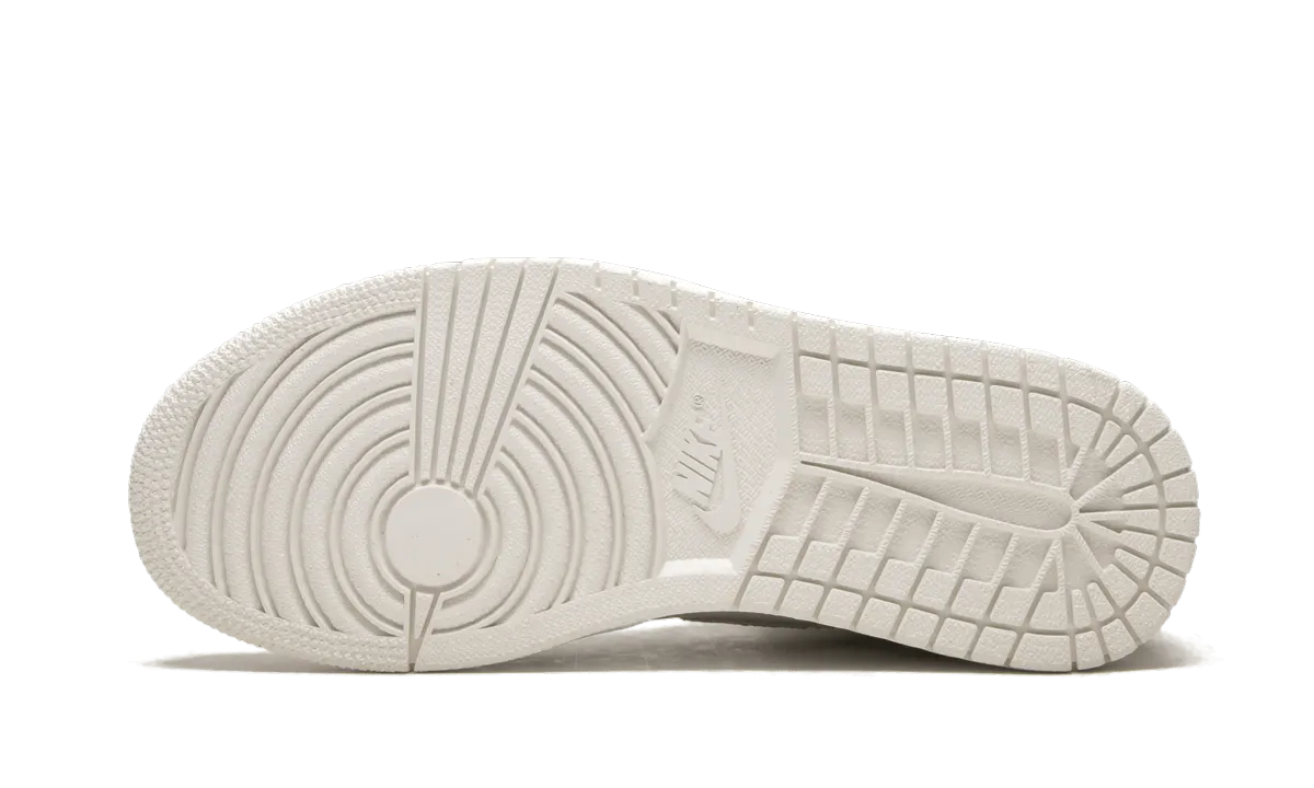 AIR JORDAN 1 RET HI PREMIUM WMNS Balanced Control Lightweight EVA Foam Design