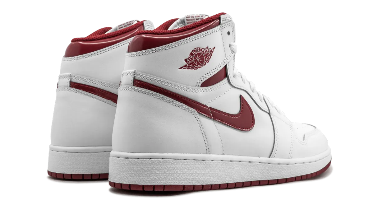 Air Jordan 1 Retro High OG GS "Metallic Red" Anatomical Shape Design Unique grip