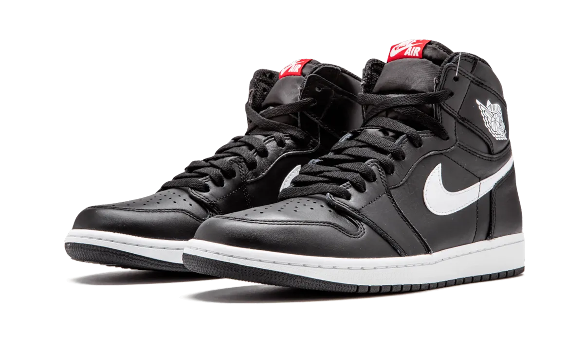 Air Jordan 1 Retro High OG "Ying-Yang" Anti   Slip Feature Moisture Management
