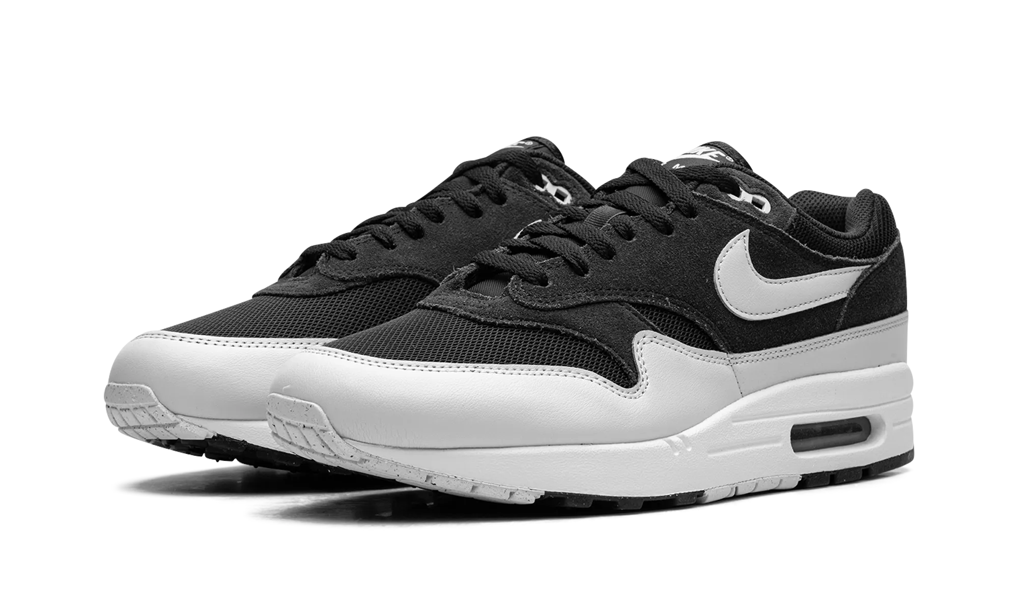 Air Max 1 Essential "Off Noir Vast Grey" Injury prevention running in a lagoon area shoes