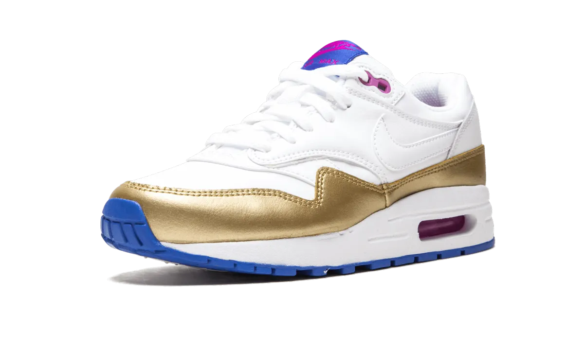Air Max 1 (GS) high - arched running shoes running on trail
