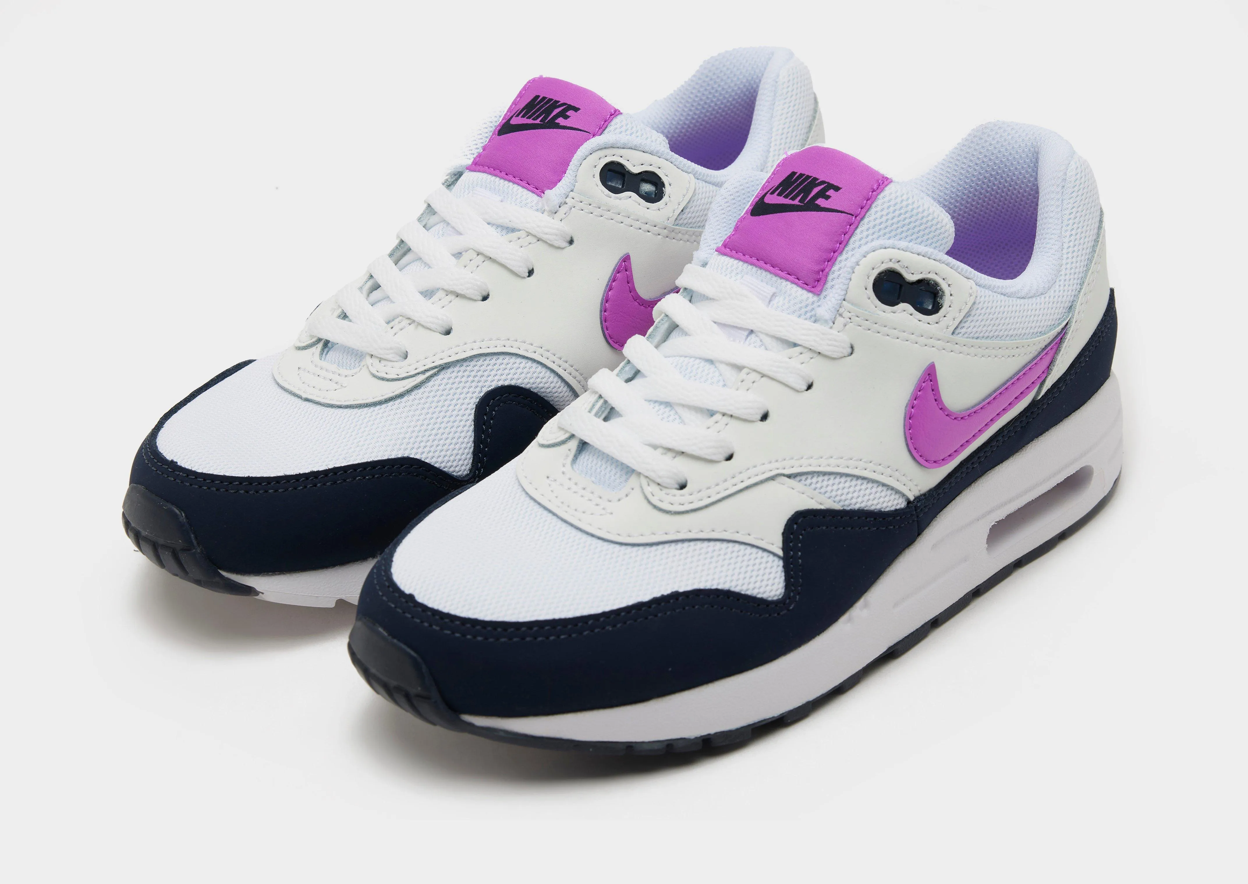running in a metal bridge area shoes Air Max 1 Junior's