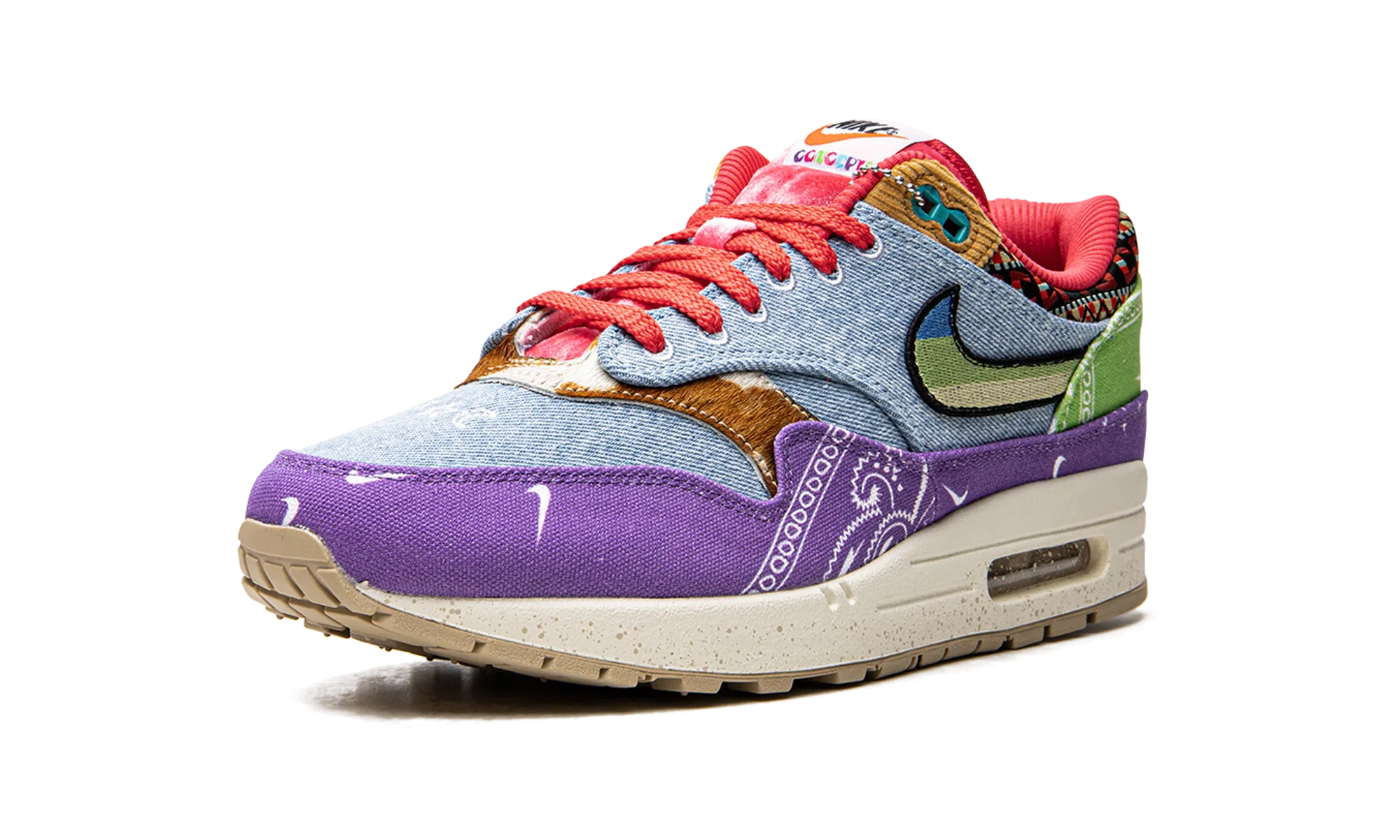 Air Max 1 SP "Concepts - Special Box" running in a metal bridge area shoes