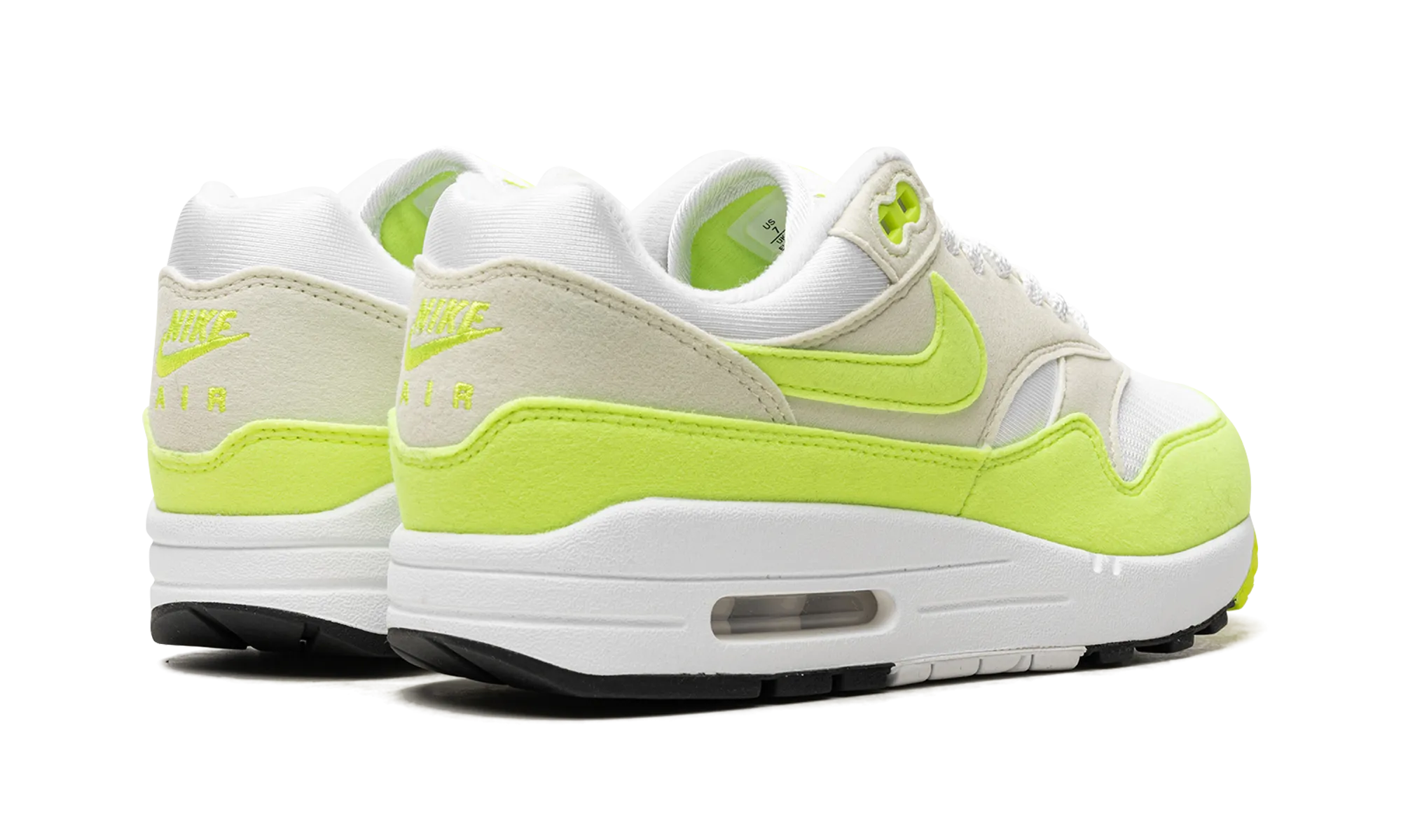 AIR MAX 1 WMNS "Volt" running in the mountains