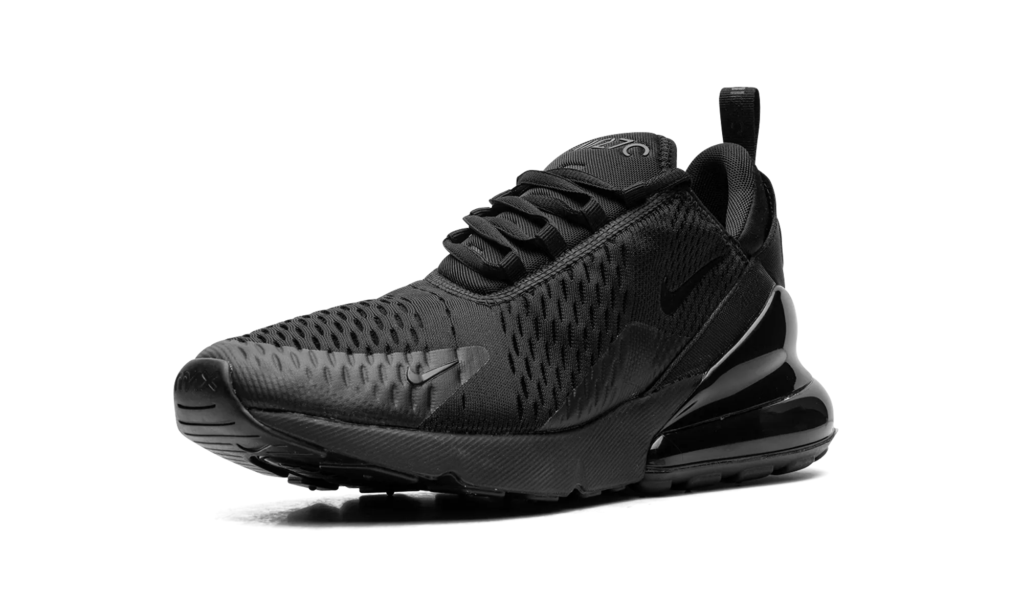 Air Max 270 "Triple Black" training equipment