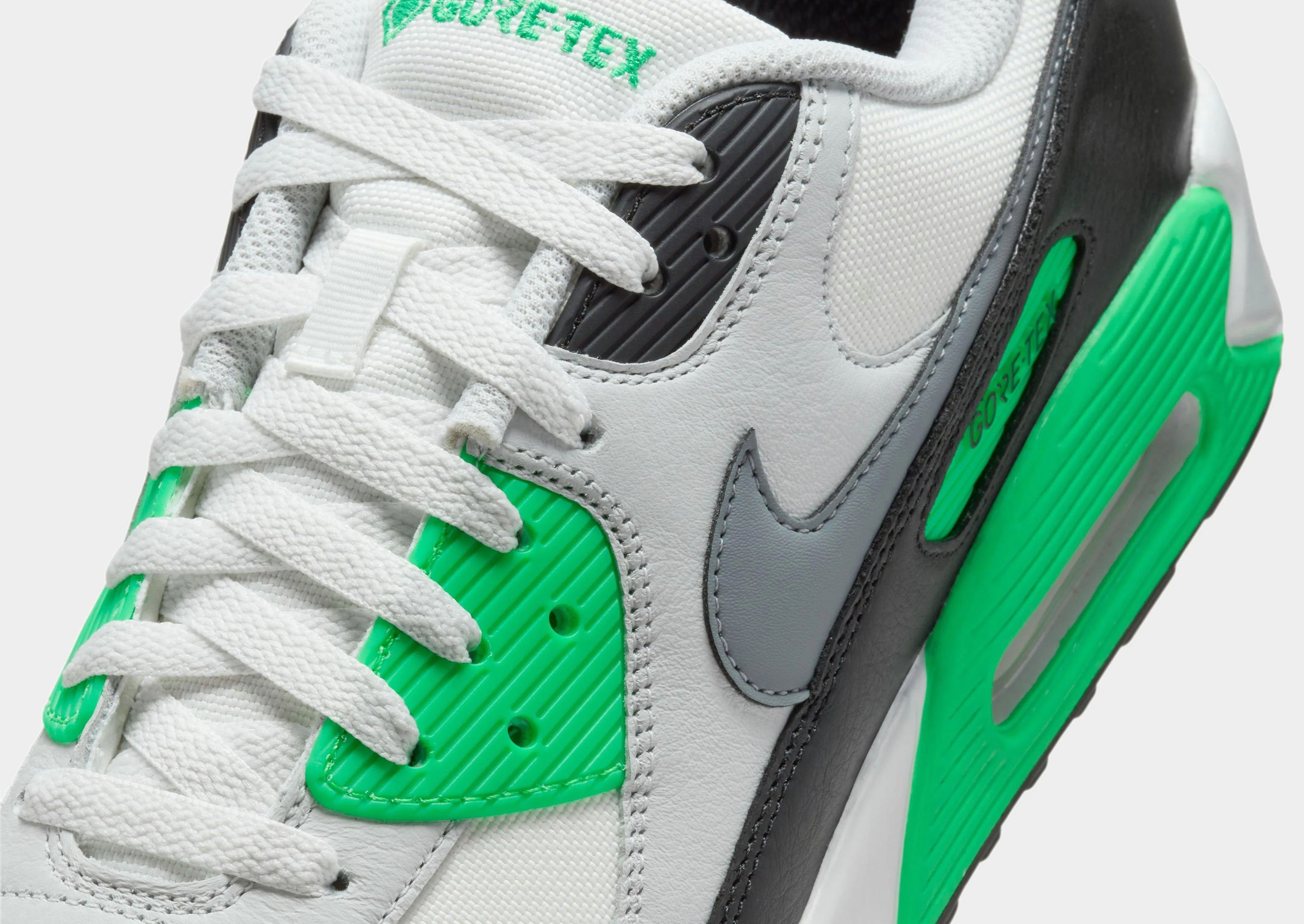 cold - weather running shoes Air Max 90 GORE-TEX
