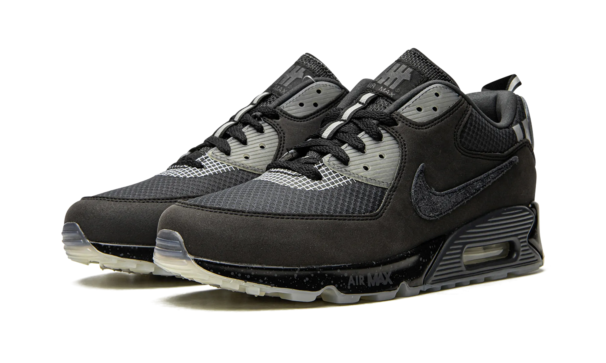 Air Max 90 "Undefeated - Black" label Track Performance
