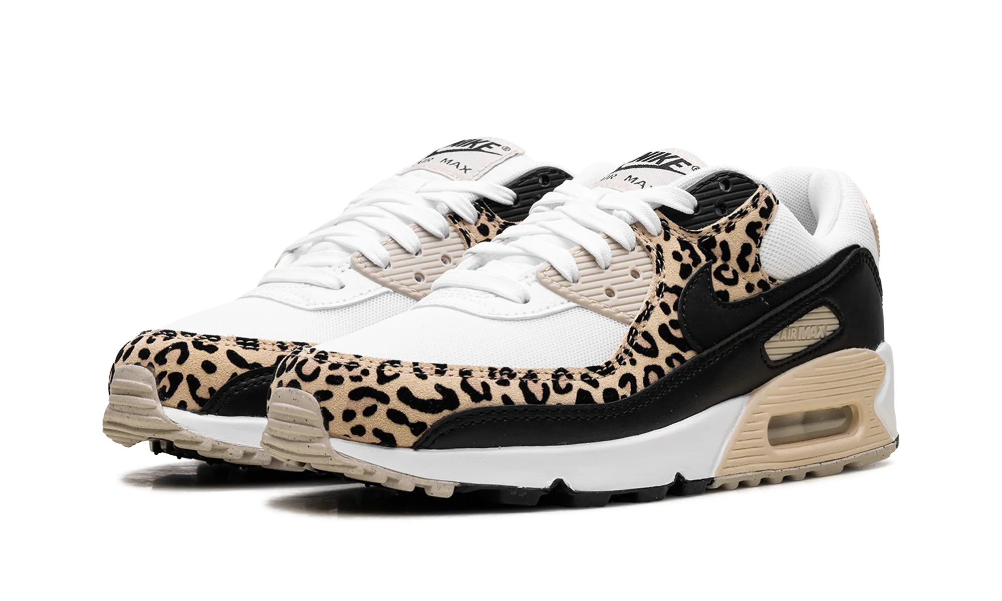 Air Max 90 WMNS "Leopard" running in dry weather Tough Construction