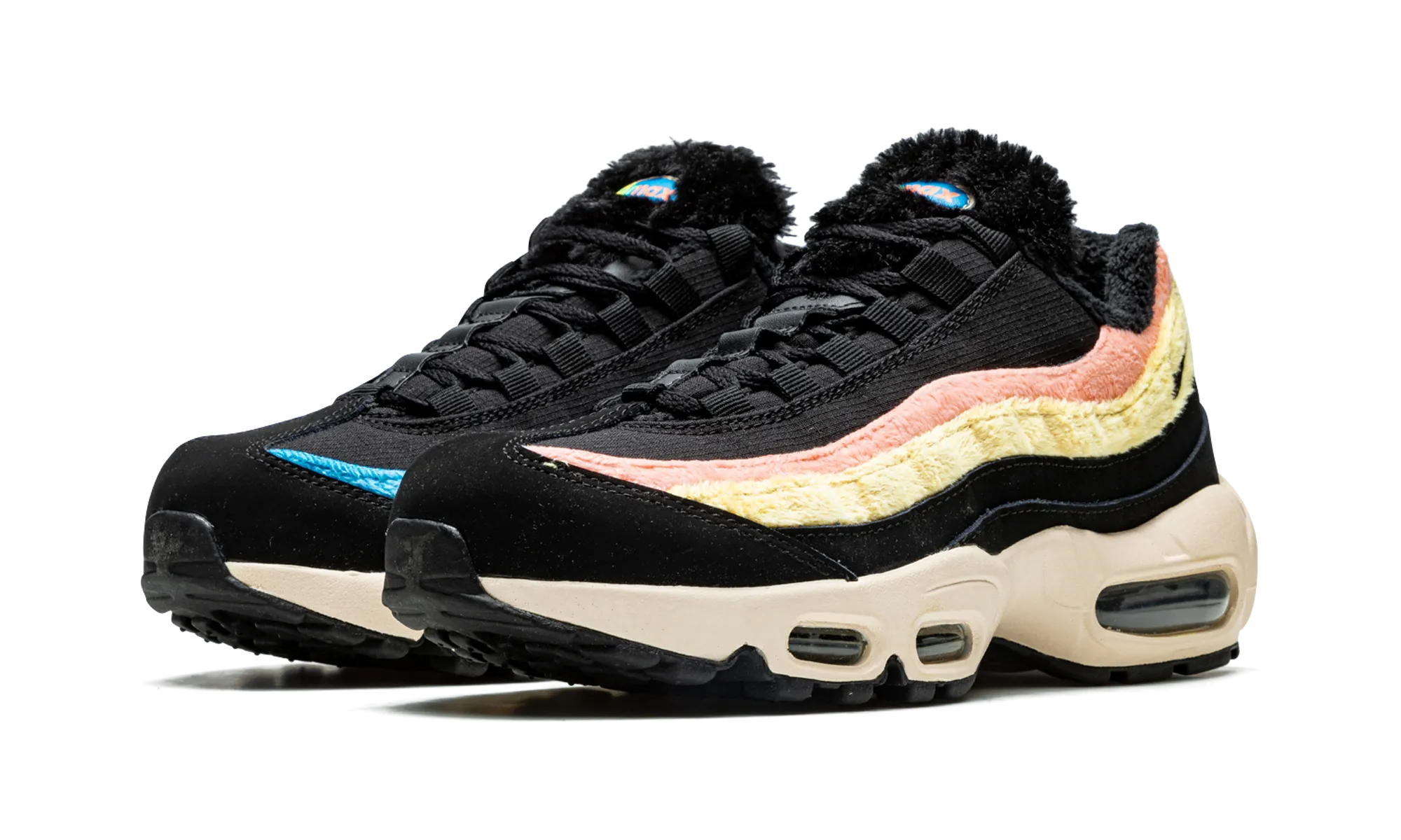 Foot Health running on a dirt track shoes AIR MAX 95 PRM WMNS