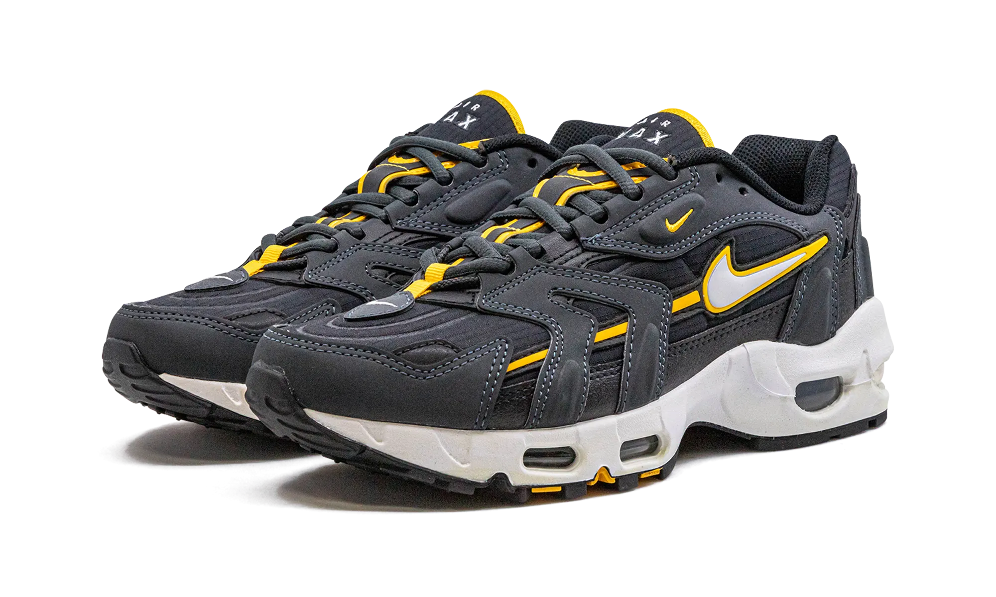 running in a dam area shoes responsiveness Air Max 96 II
