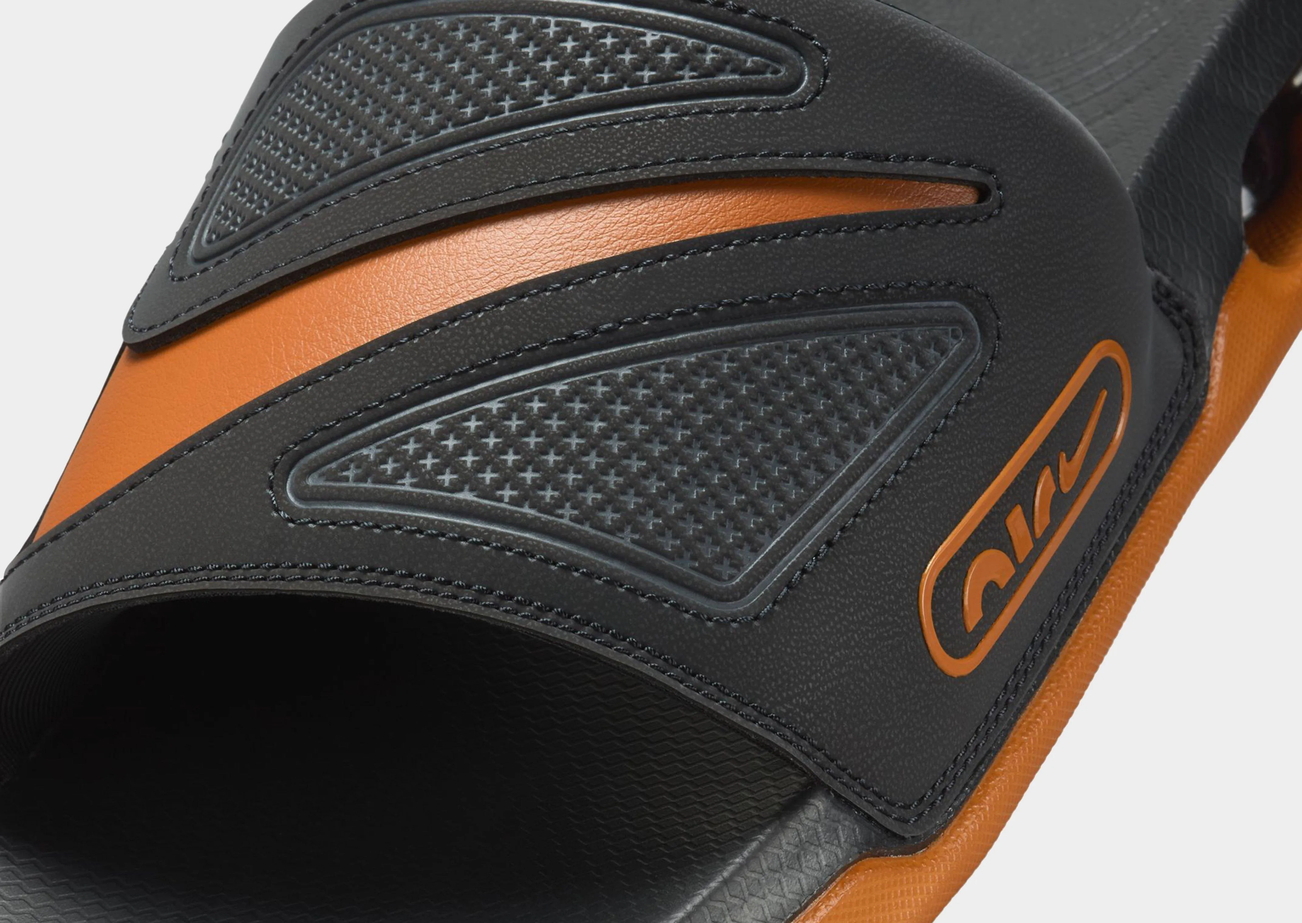 Smart Features running in a pier area shoes Air Max Cirro Slides