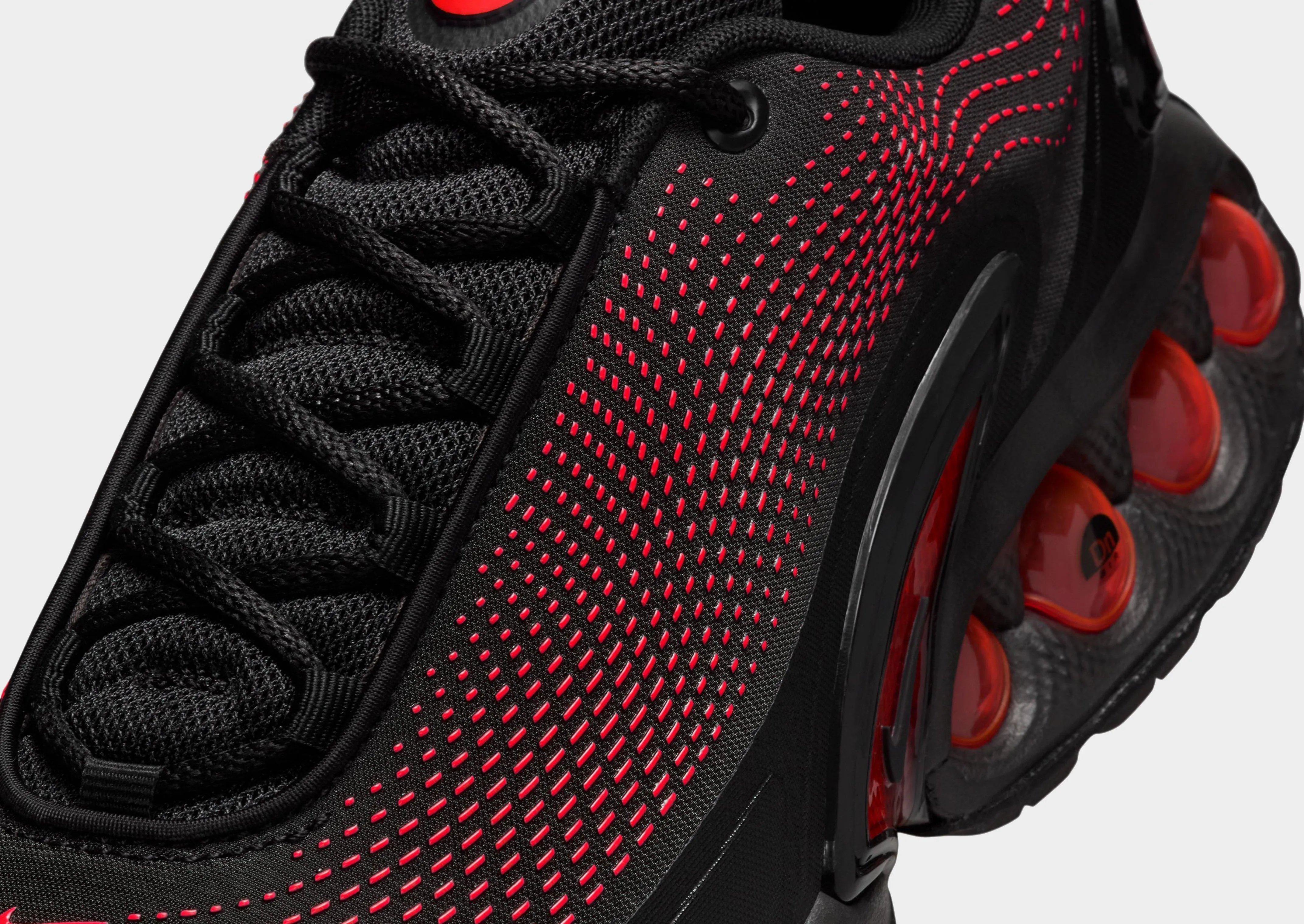 glow - in - the - dark run running gear Air Max DN