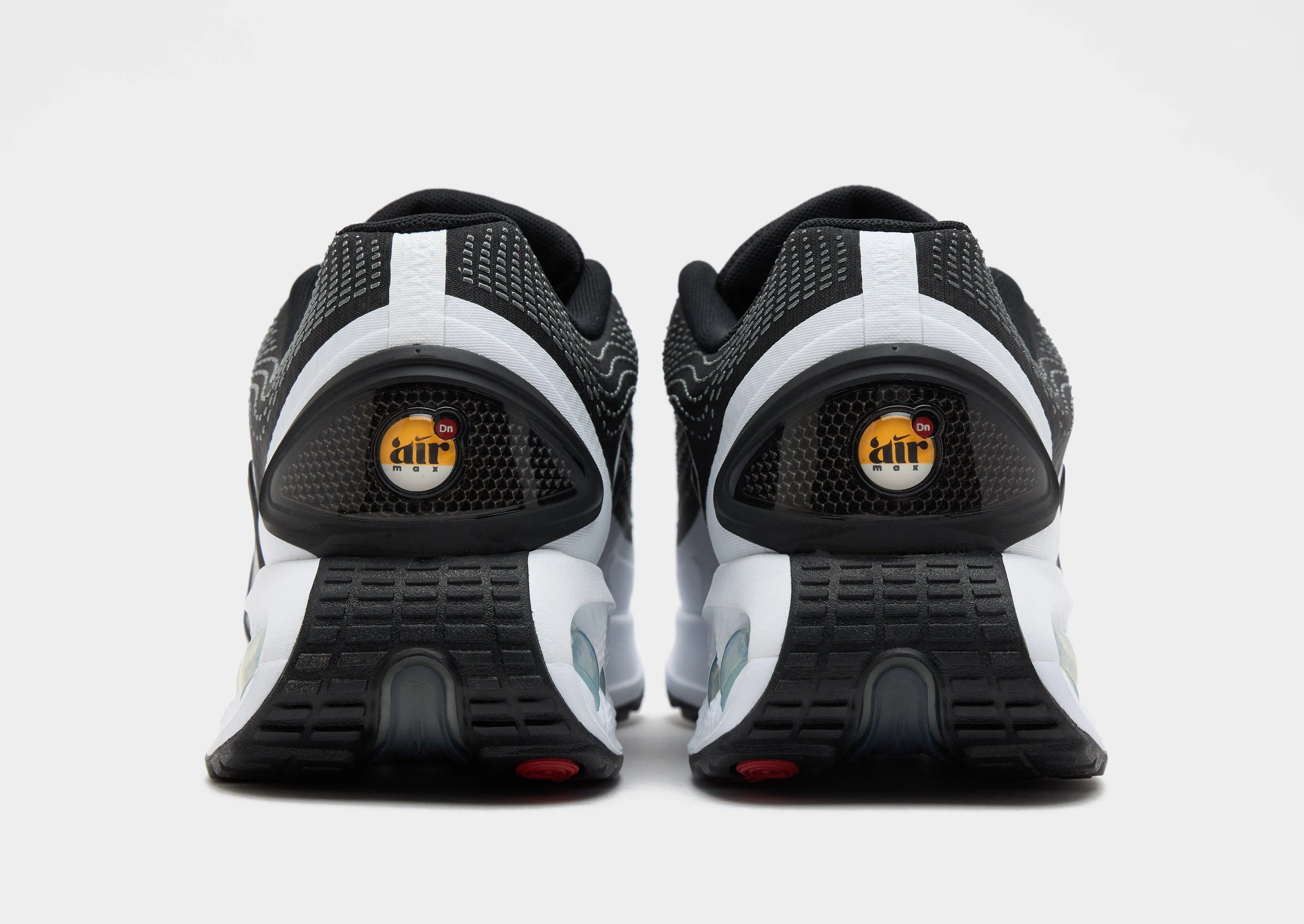 streamlined - feature shoes running in a glacier area shoes Air Max DN