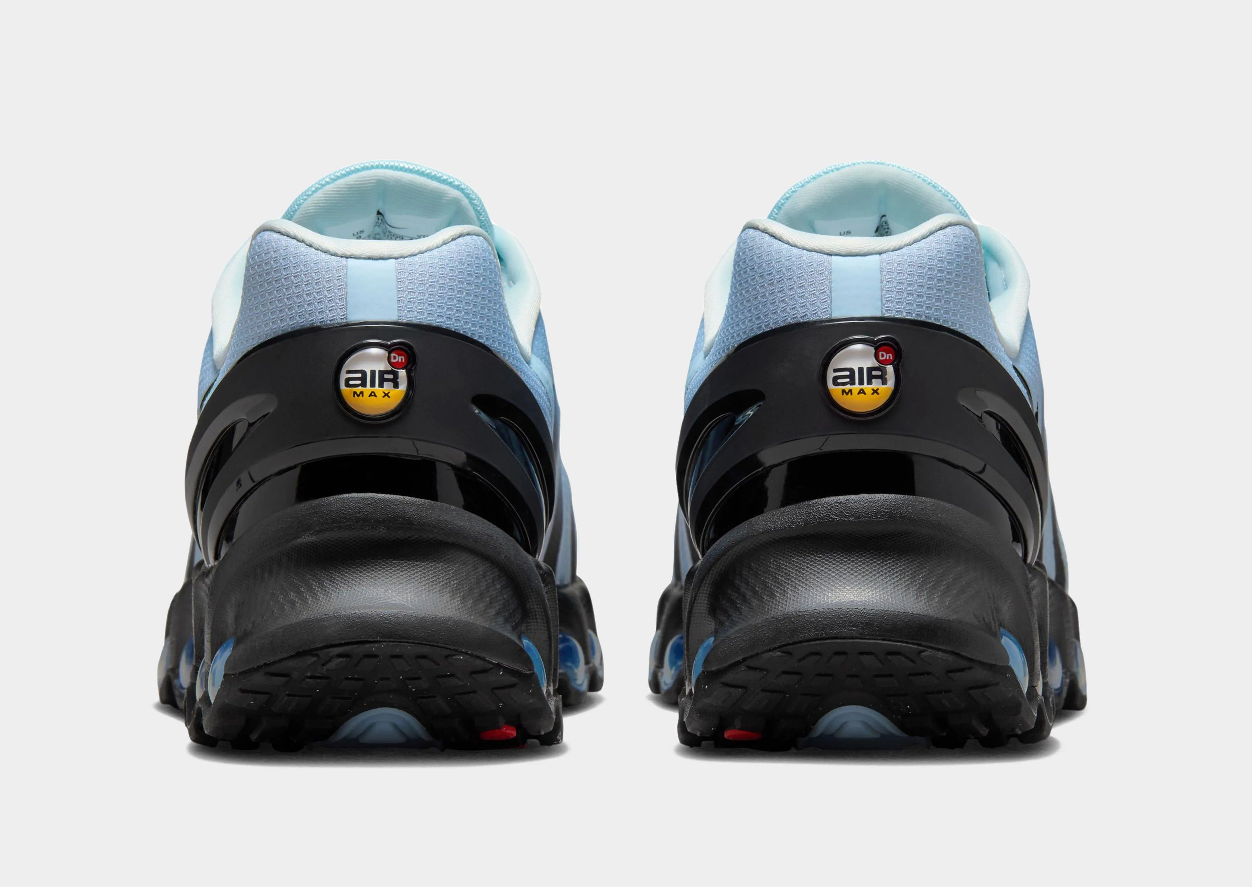 Technology-rich beach equipment Air Max DN8 Women's