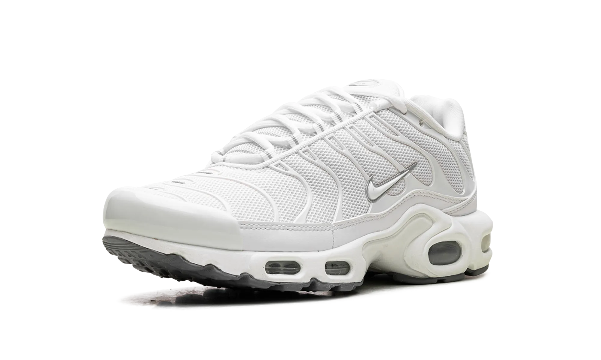 Air Max Plus "Triple White" energy - returning sole shoe feature
