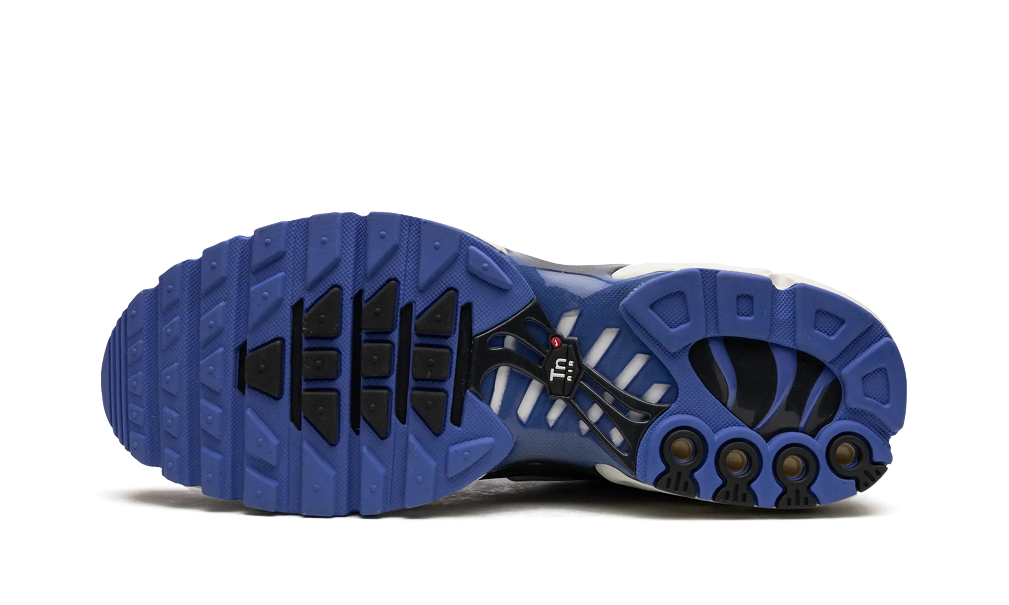 agility running shoe enhancement Air Max Plus SE "Social F.C."
