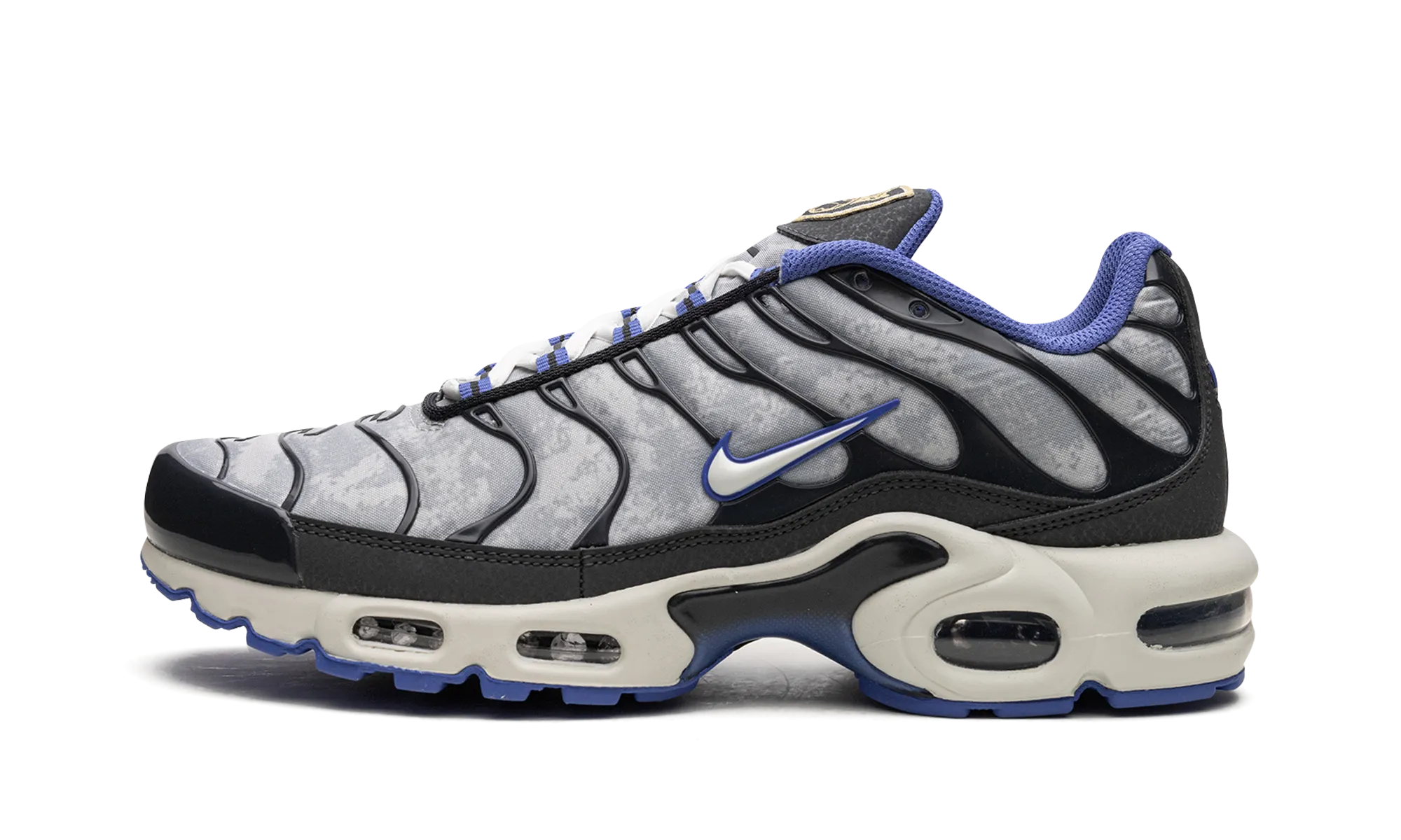 Air Max Plus SE "Social F.C." adaptable design shoes