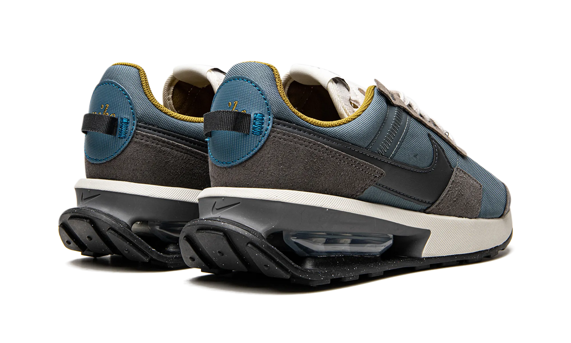 Air Max Pre-Day running with a carbon fiber plate