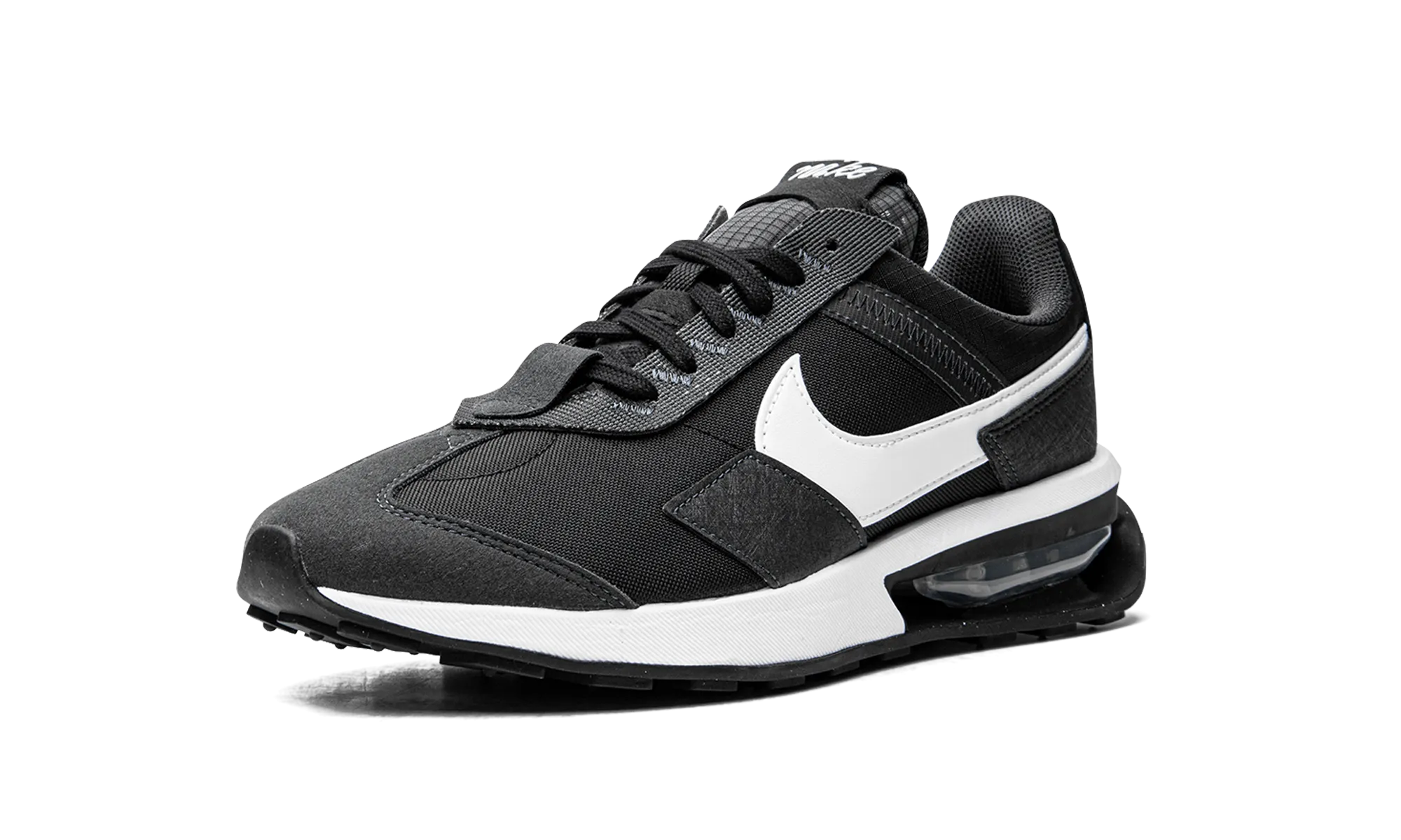 Air Max Pre-Day heart health running in a pedestrian path area shoes