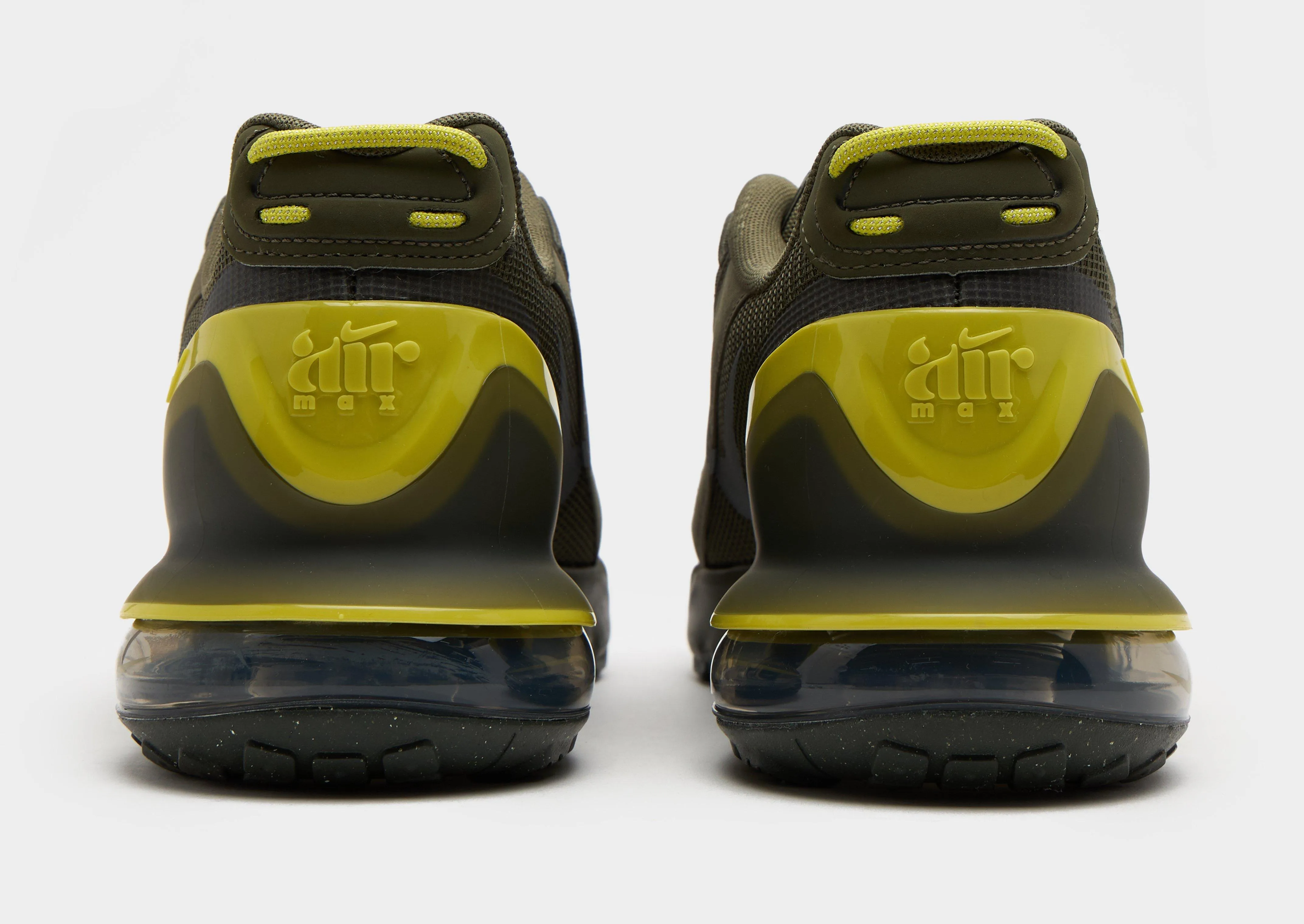 Air Max Pulse Roam running in the snow