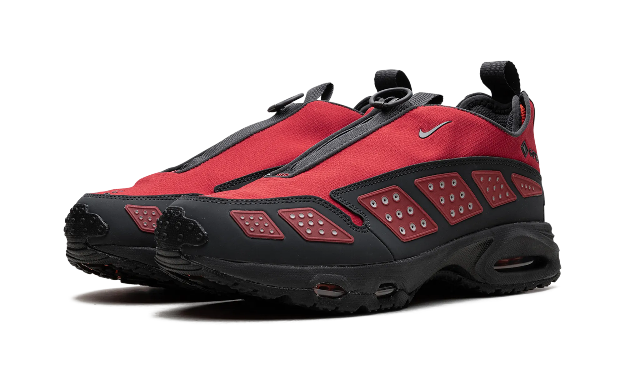 Air Max SNDR GTX WMNS "Hyper Crimson" inspiration