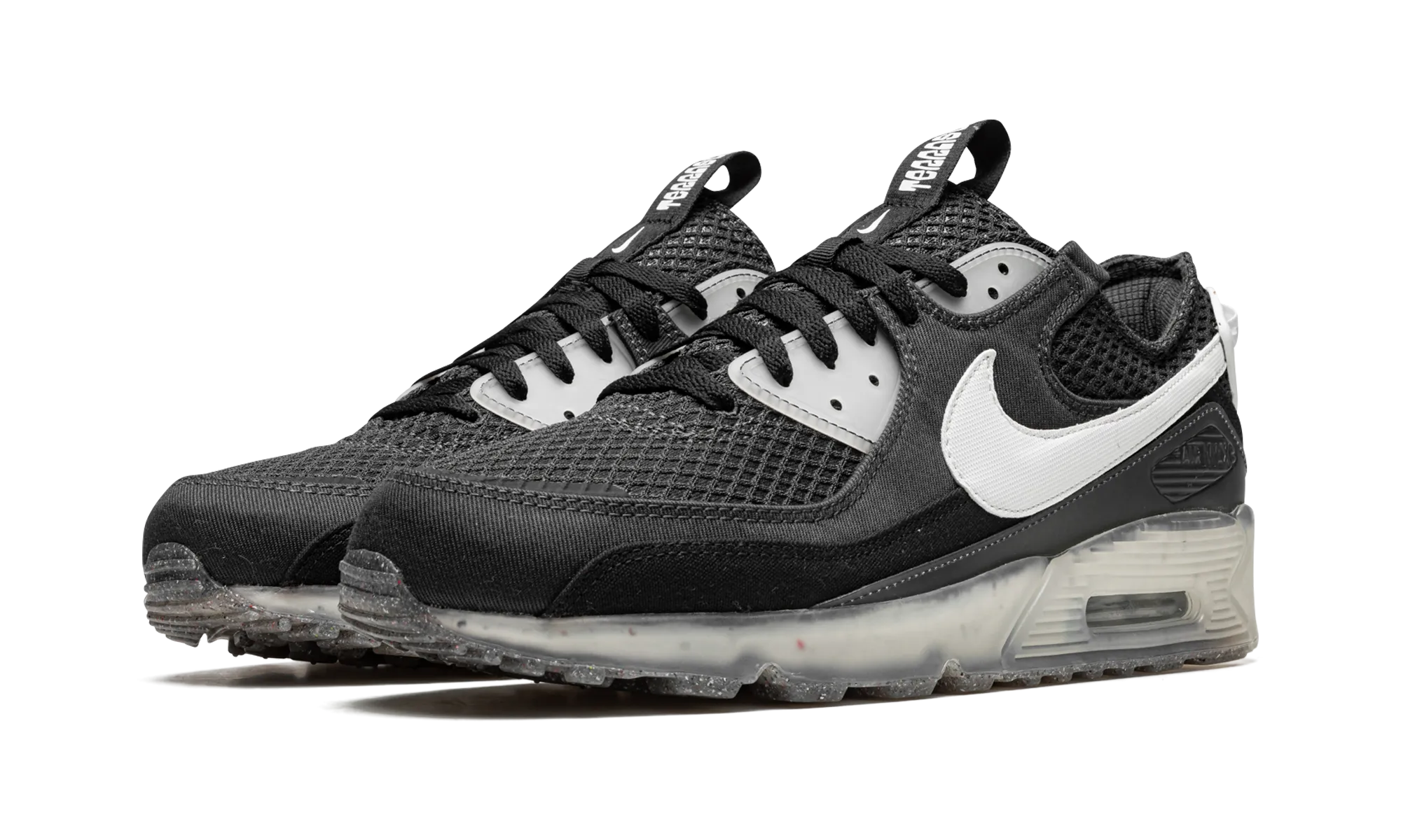 Air Max Terrascape 90 "Black / White" joggers' requirement