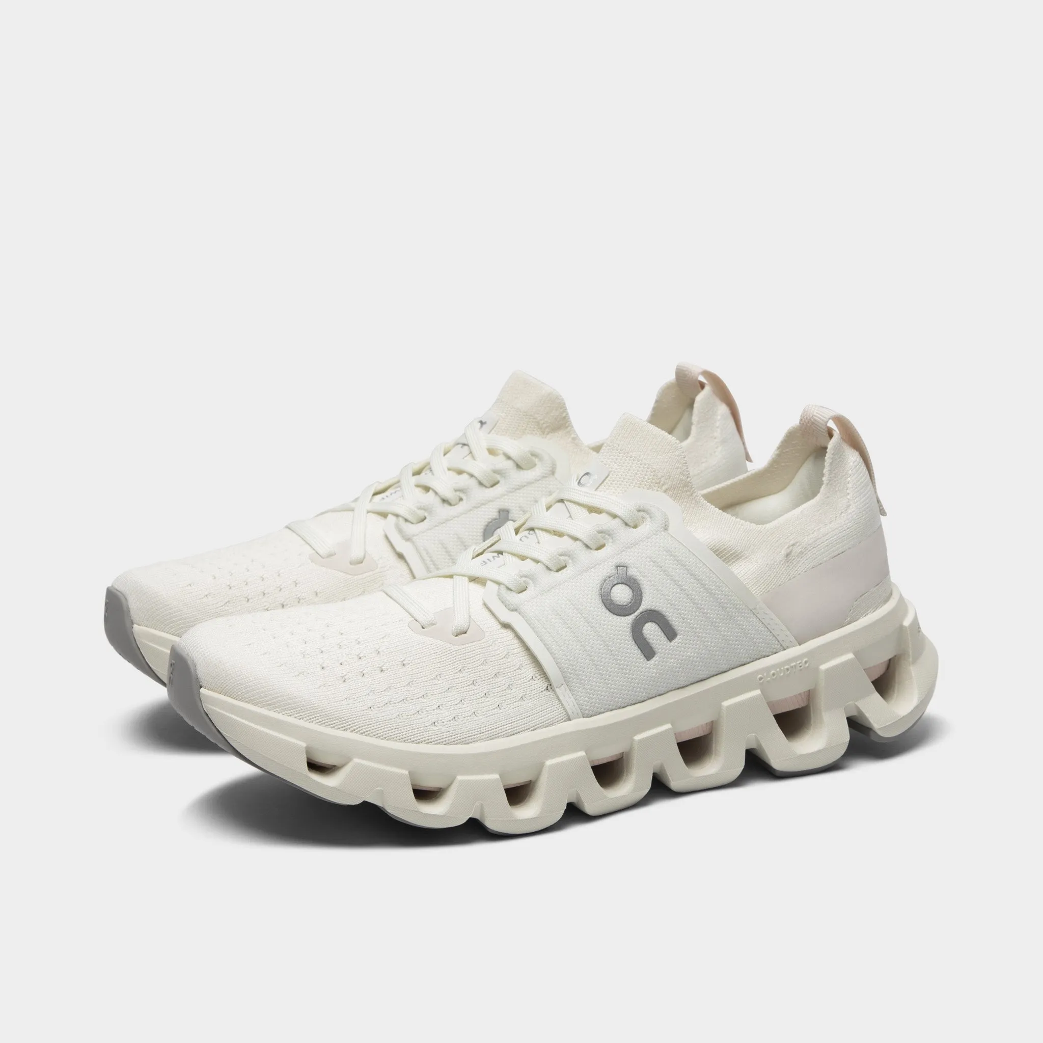 Club Edge On Women's Cloudswift 4 Ivory / Sand