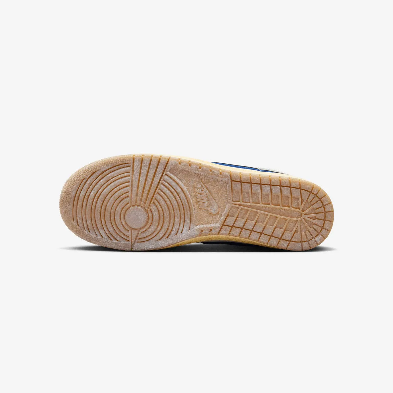Sculpted wear Air Ship PE SP x Awake NY