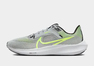 running in spring shoes running with a headlamp Air Zoom Pegasus 40