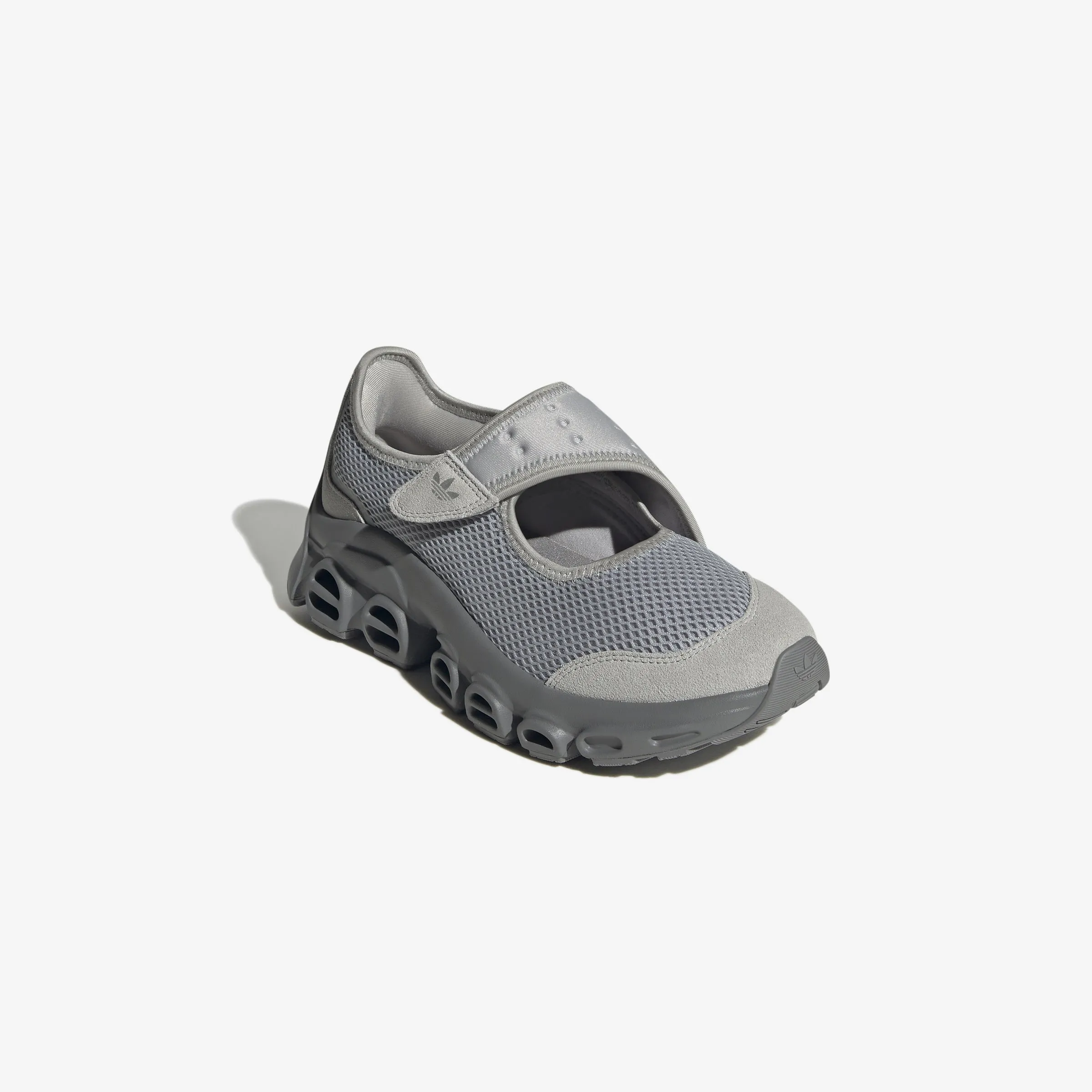Wmns Adifom Megajane Temperature Regulating Fabrics
