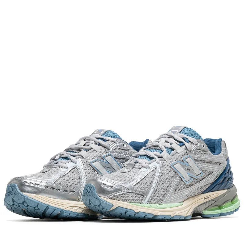 Weather Resistant Finish Low Impact Sole New Balance 1906R - Silver Metallic/Still Water