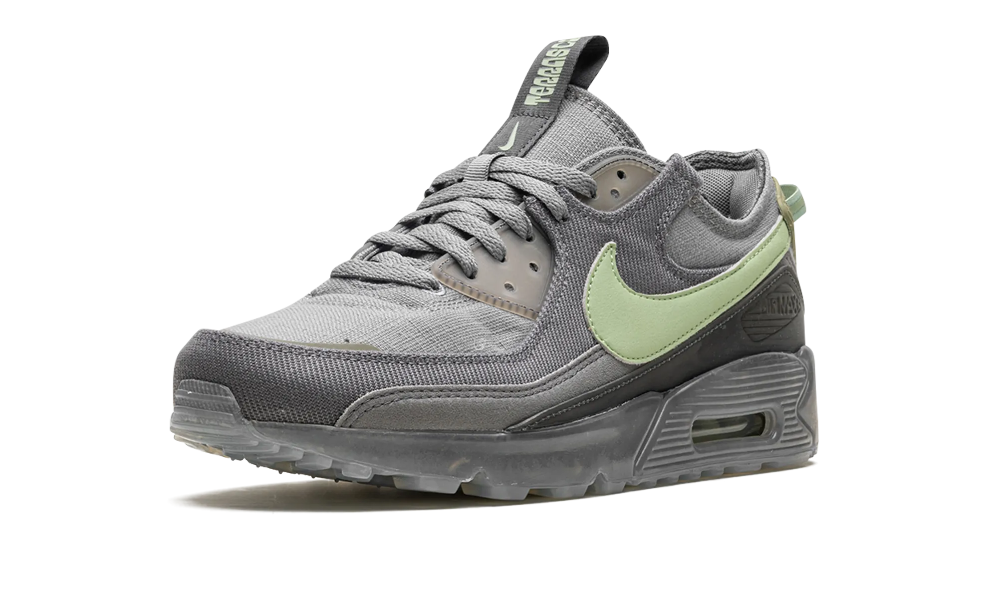 Air Max 90 Terrascape "Cool Grey Honeydew" running - enjoyment running on a gravel road