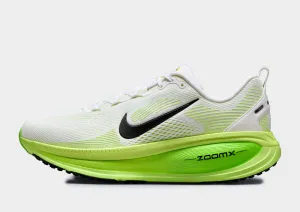 gym running shoe scenario Vomero 18