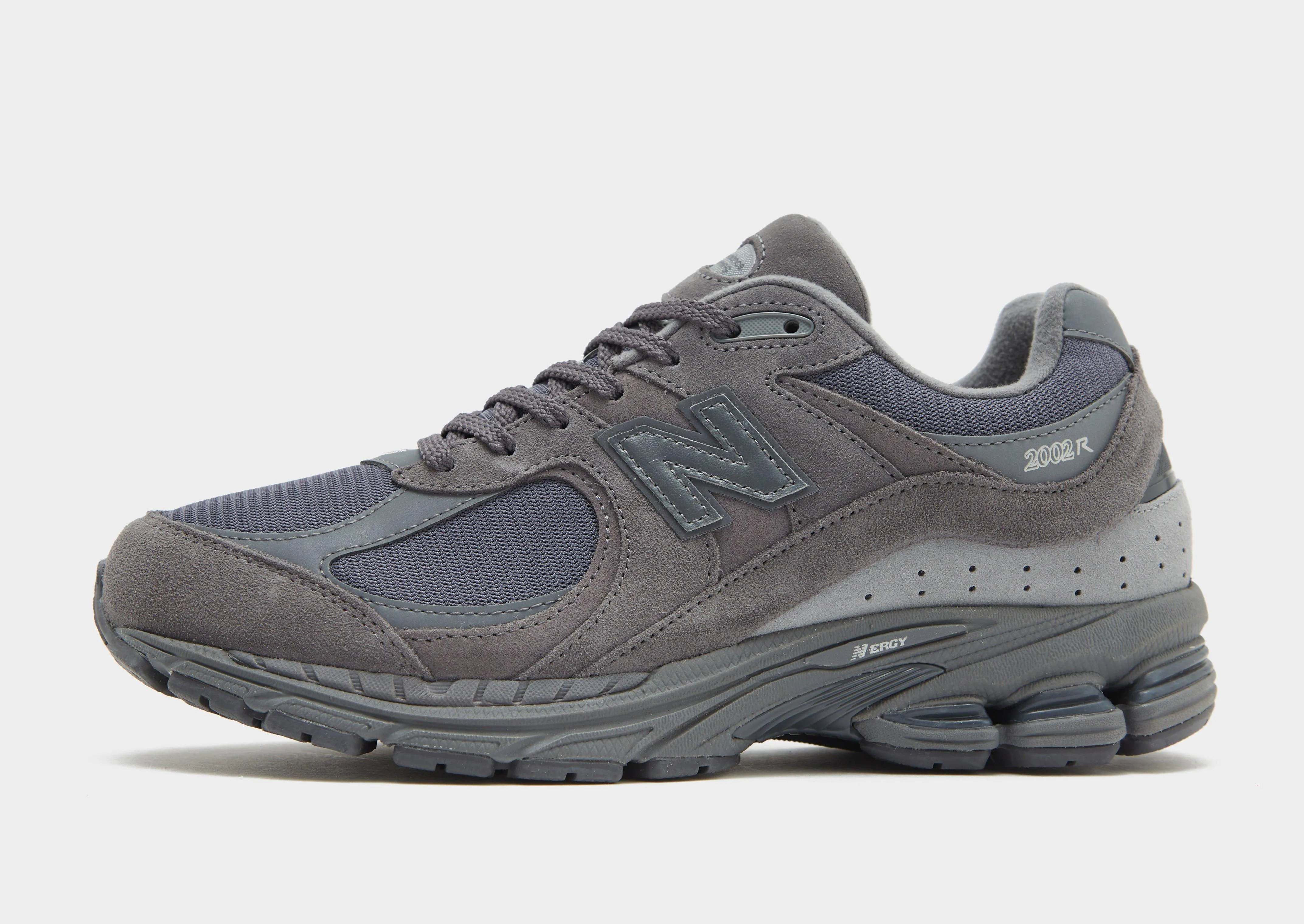 2002R store - brand shoes