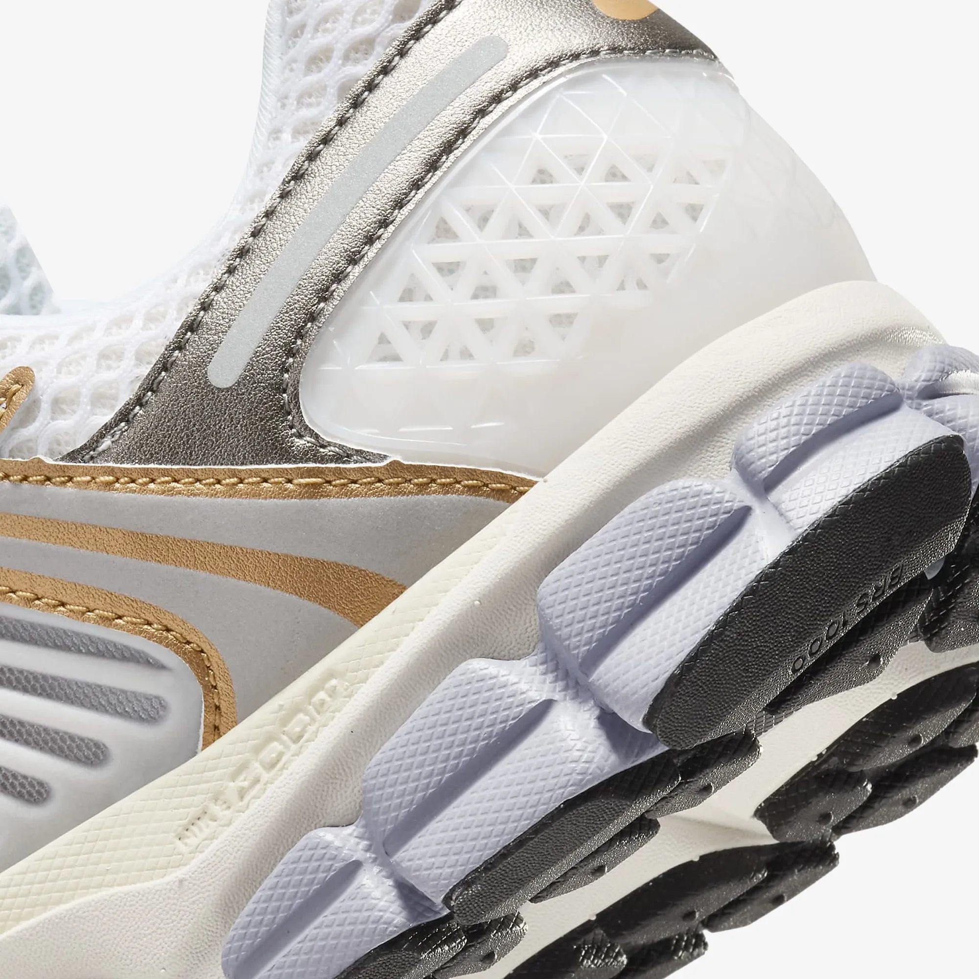 Easy Walk Active Routine NIKE | ZOOM VOMERO 5 { PLATINUM TINT/WHITE-MTLC PEWTER